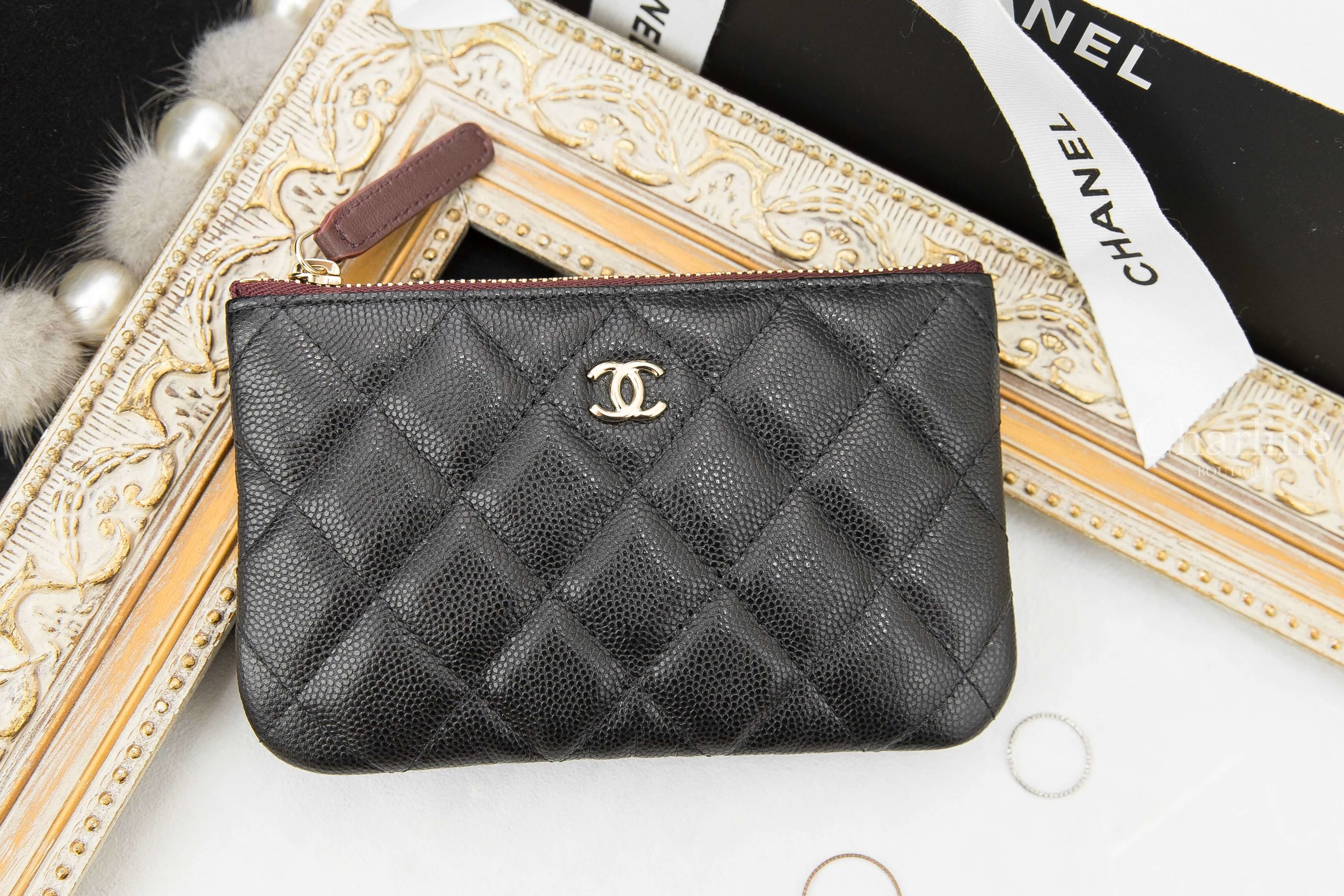 Chanel Classic Mini Pouch 黑色金CC酒紅內裡荔枝紋零錢包-Charline Boutique 精品代購