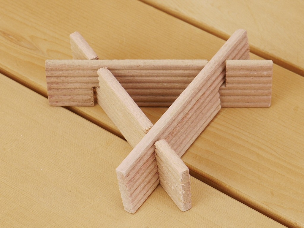 日本MARUKAN 桐木三角波板咬不停 MK-MR-373