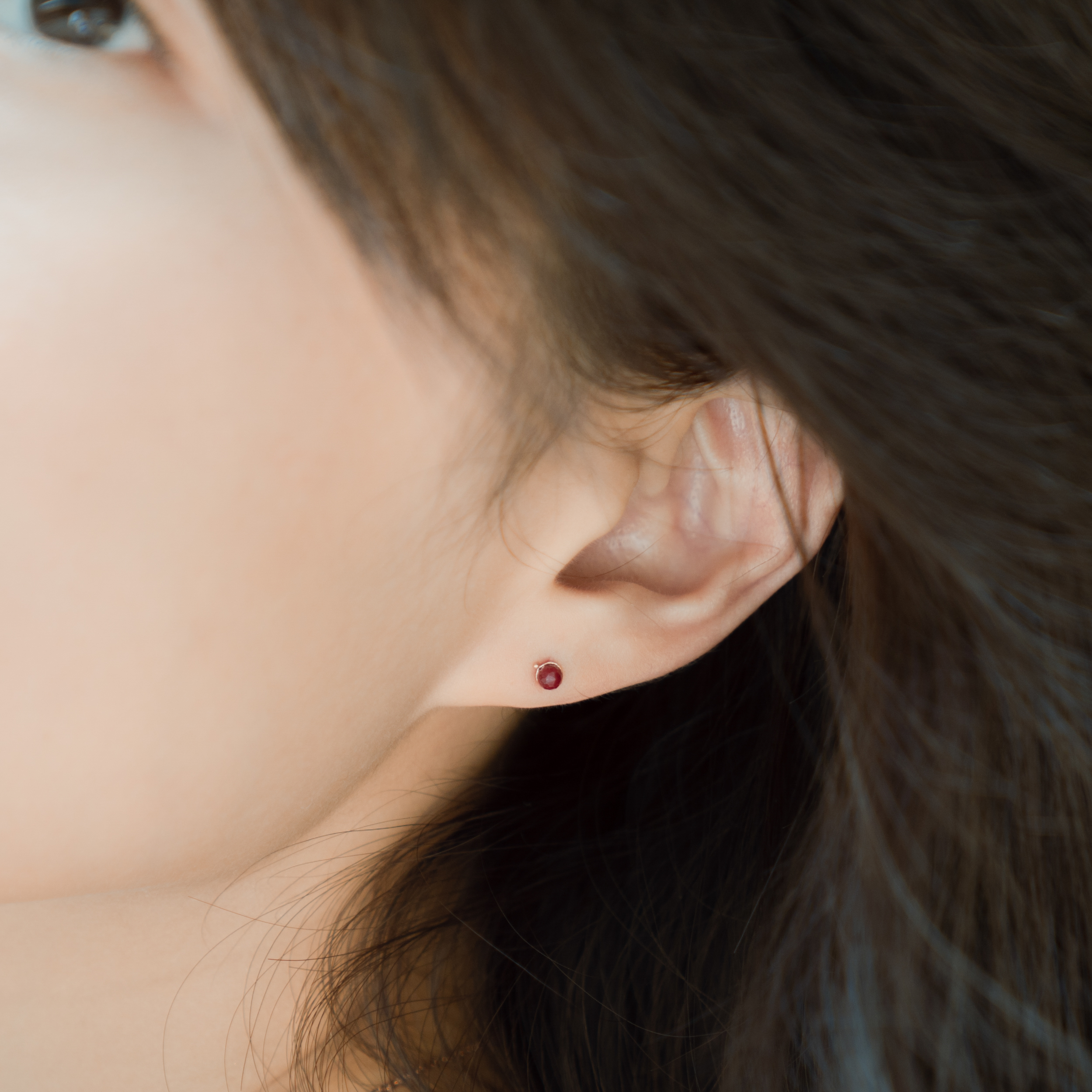 紅寶球球小點轉珠耳環