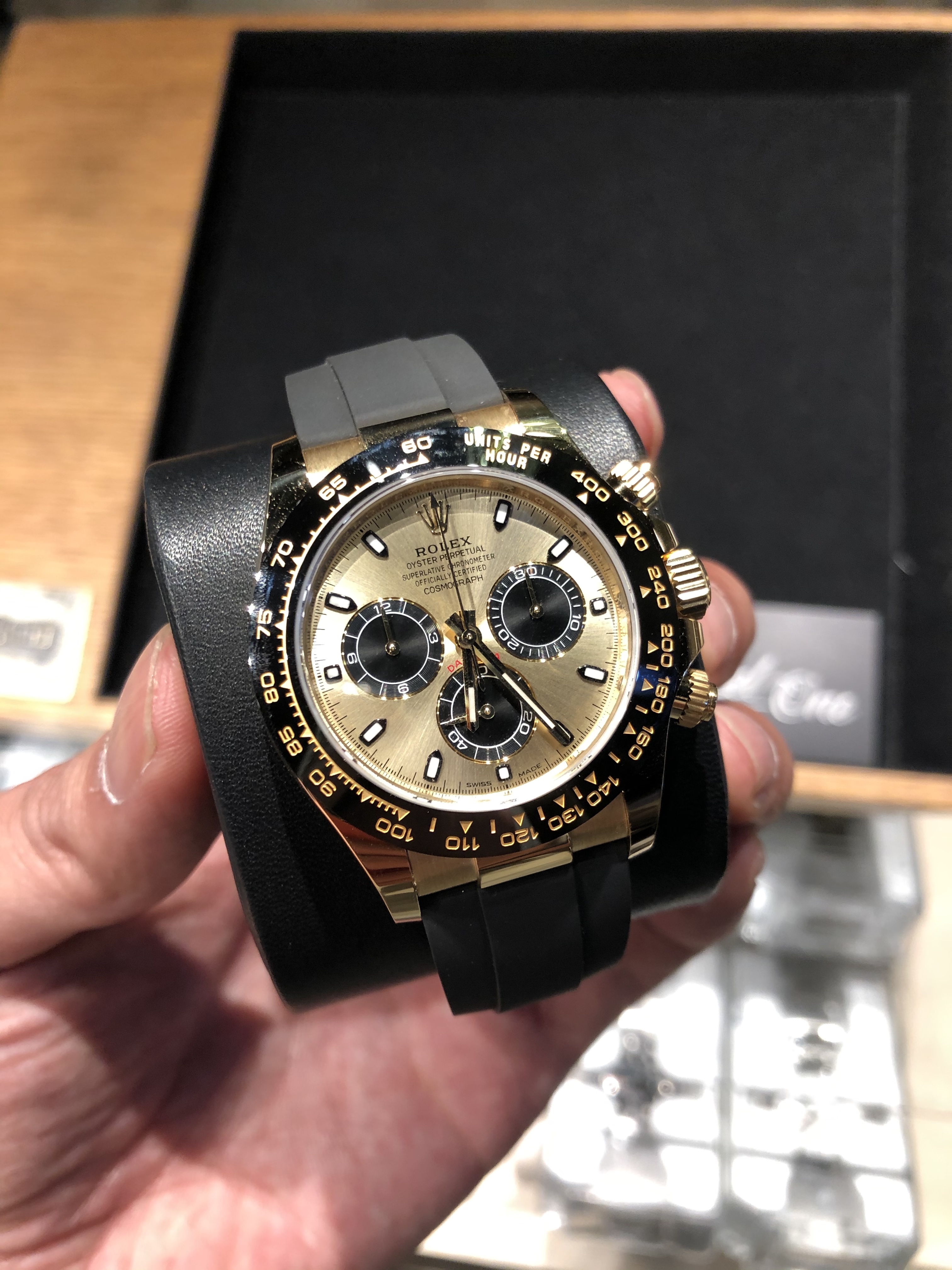 ROLEX 116518ln OYSTER PERPETUAL COSMOGRAPH DAYTONA