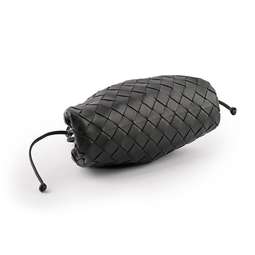 【BOTTEGA VENETA】小羊皮MINI POUCH編織雲朵包