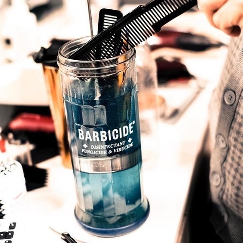 著重於技術的同時, 理髮工具的清潔呢?