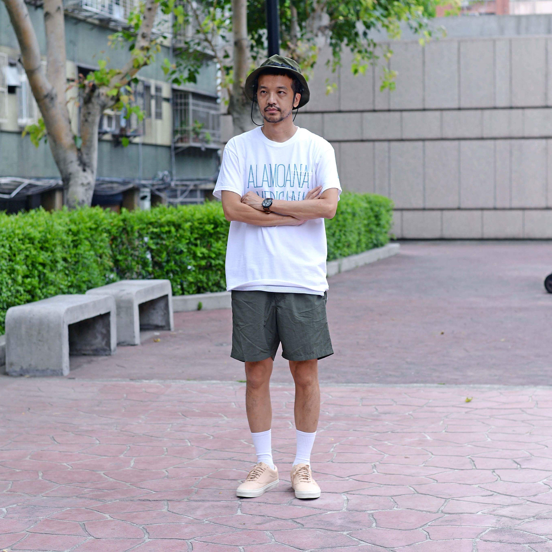 工裝短褲與T恤的組合,絕對是日系穿搭的標配