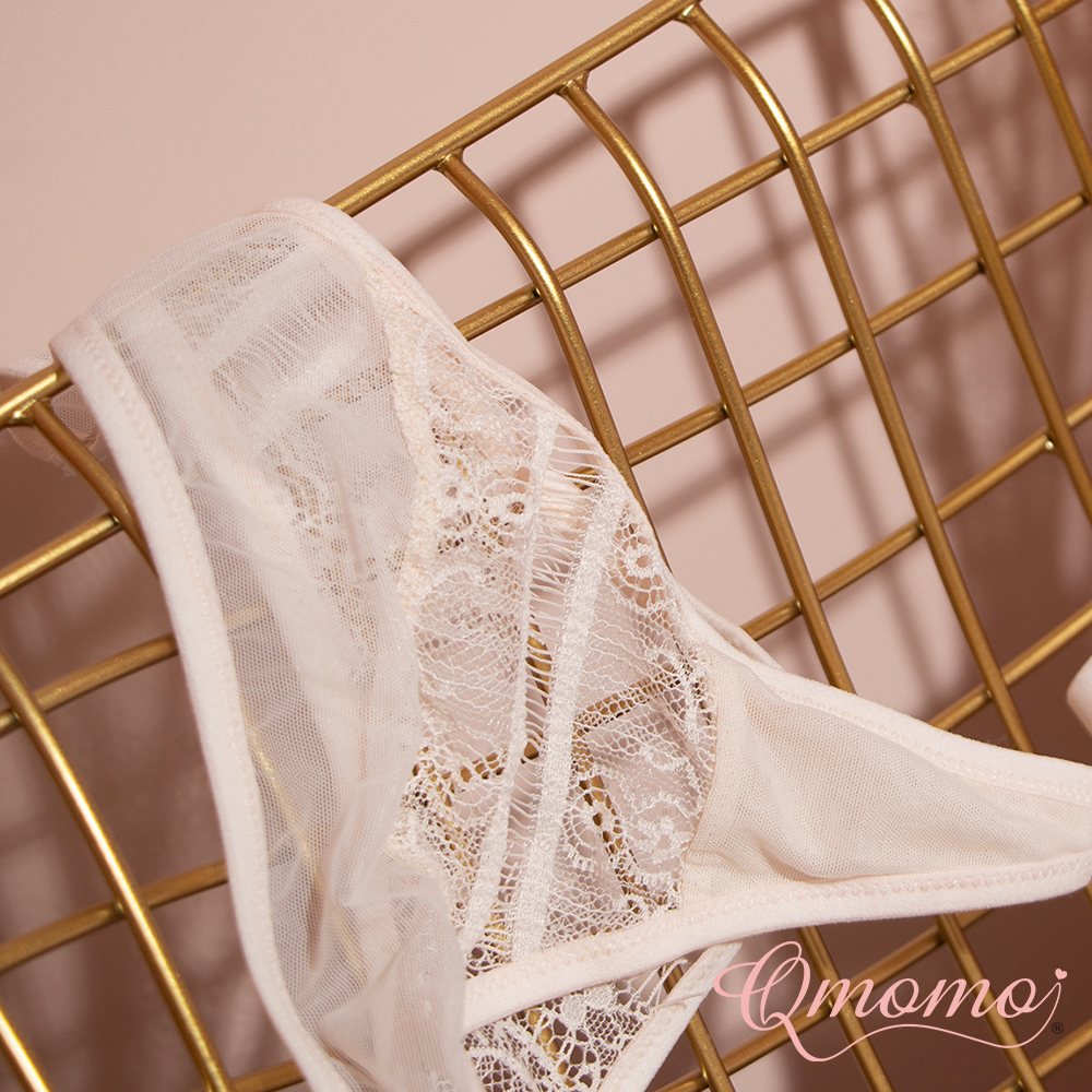 Ｑmomo 【 Pheromones 】Sexy Lace Thong (3color)