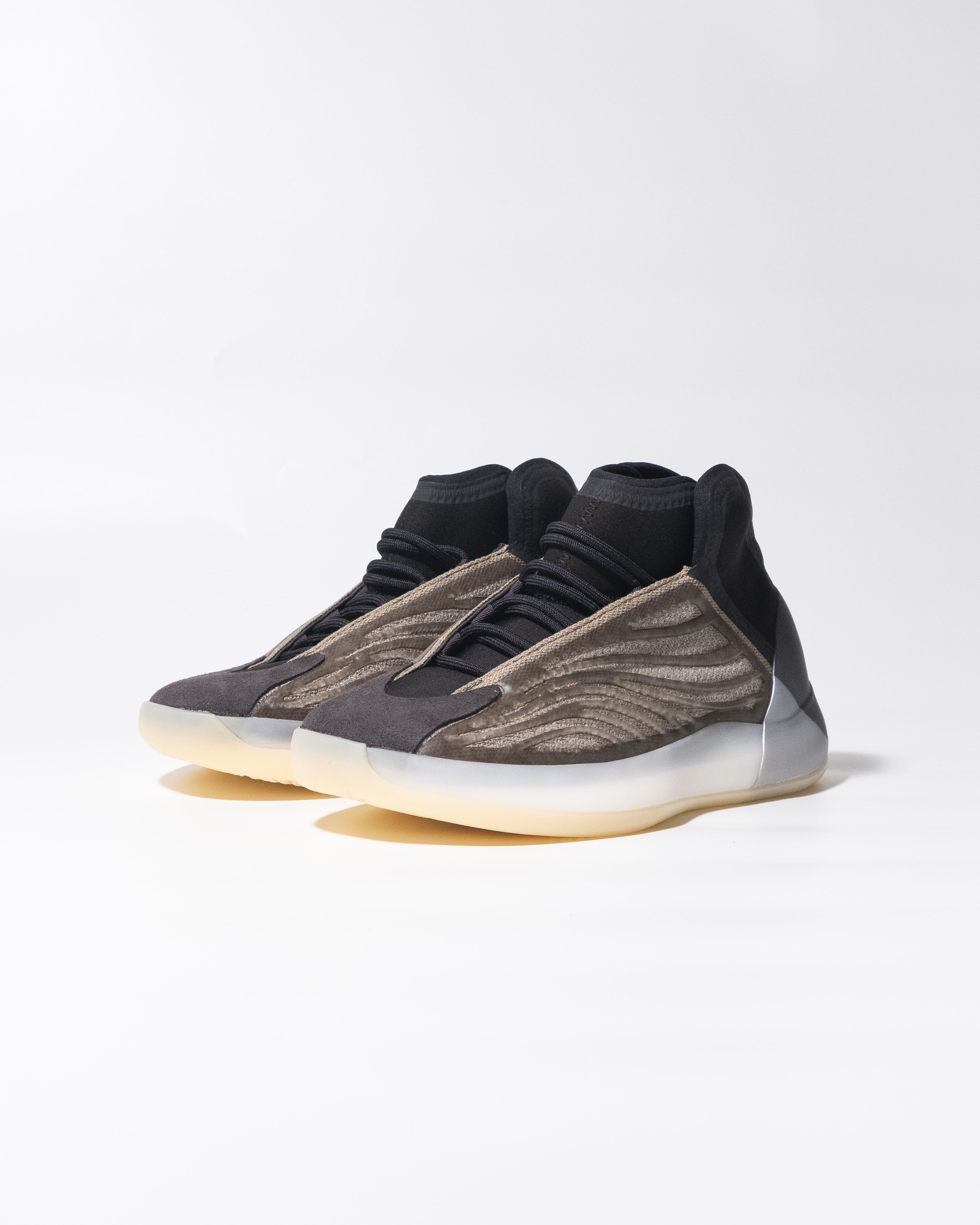 [現貨] Yeezy QNTM Barium H68771