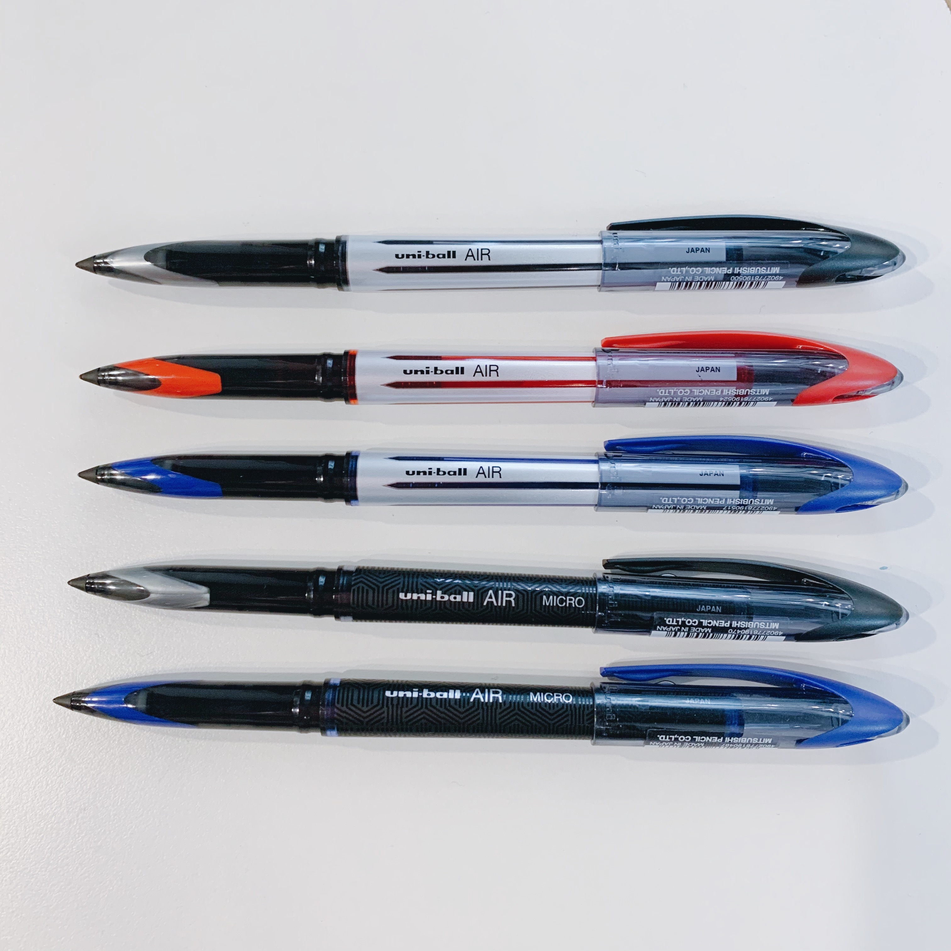 UNi-ball AIR 直液式鋼珠筆（0.5/0.7mm）