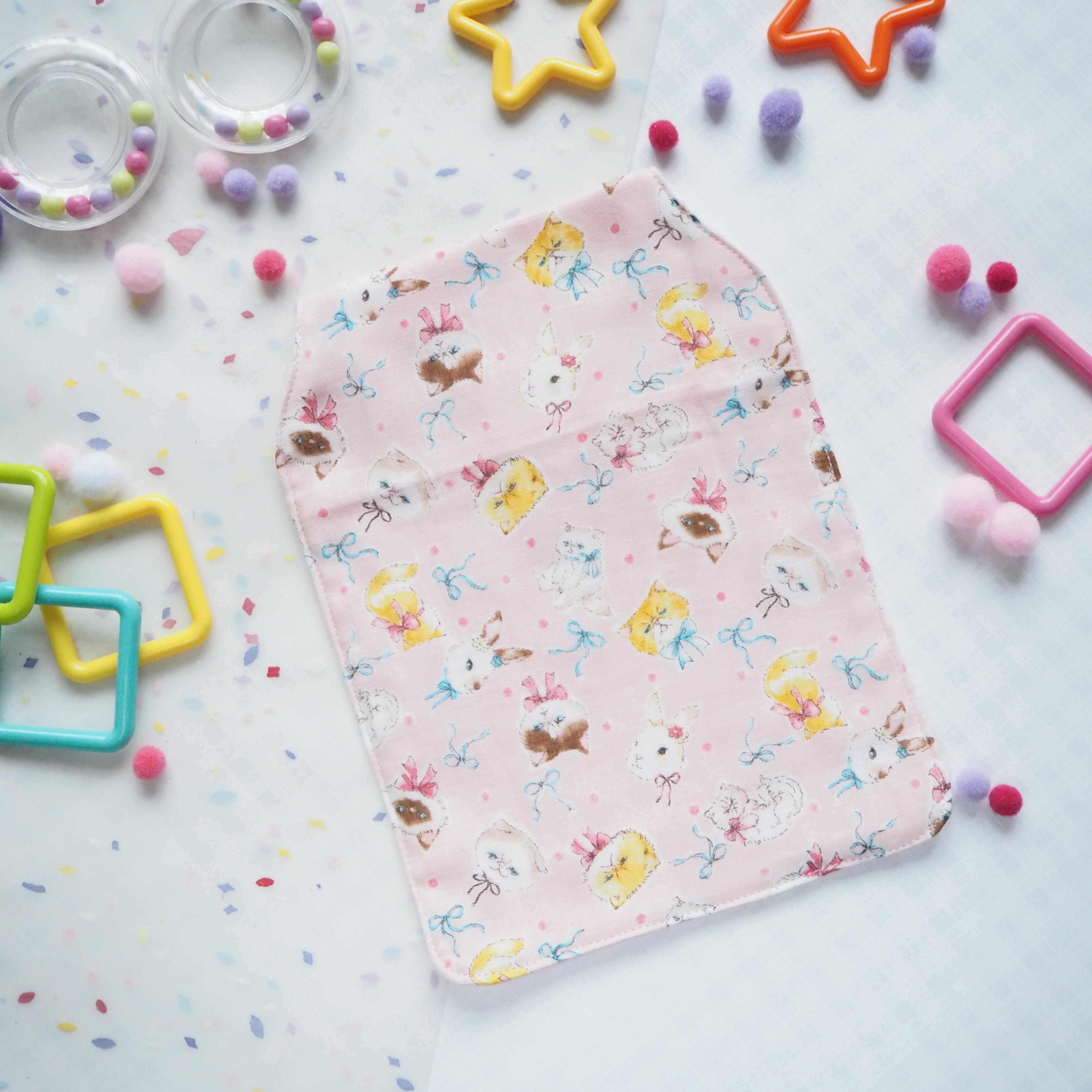 粉紅貓兔圖案汗巾