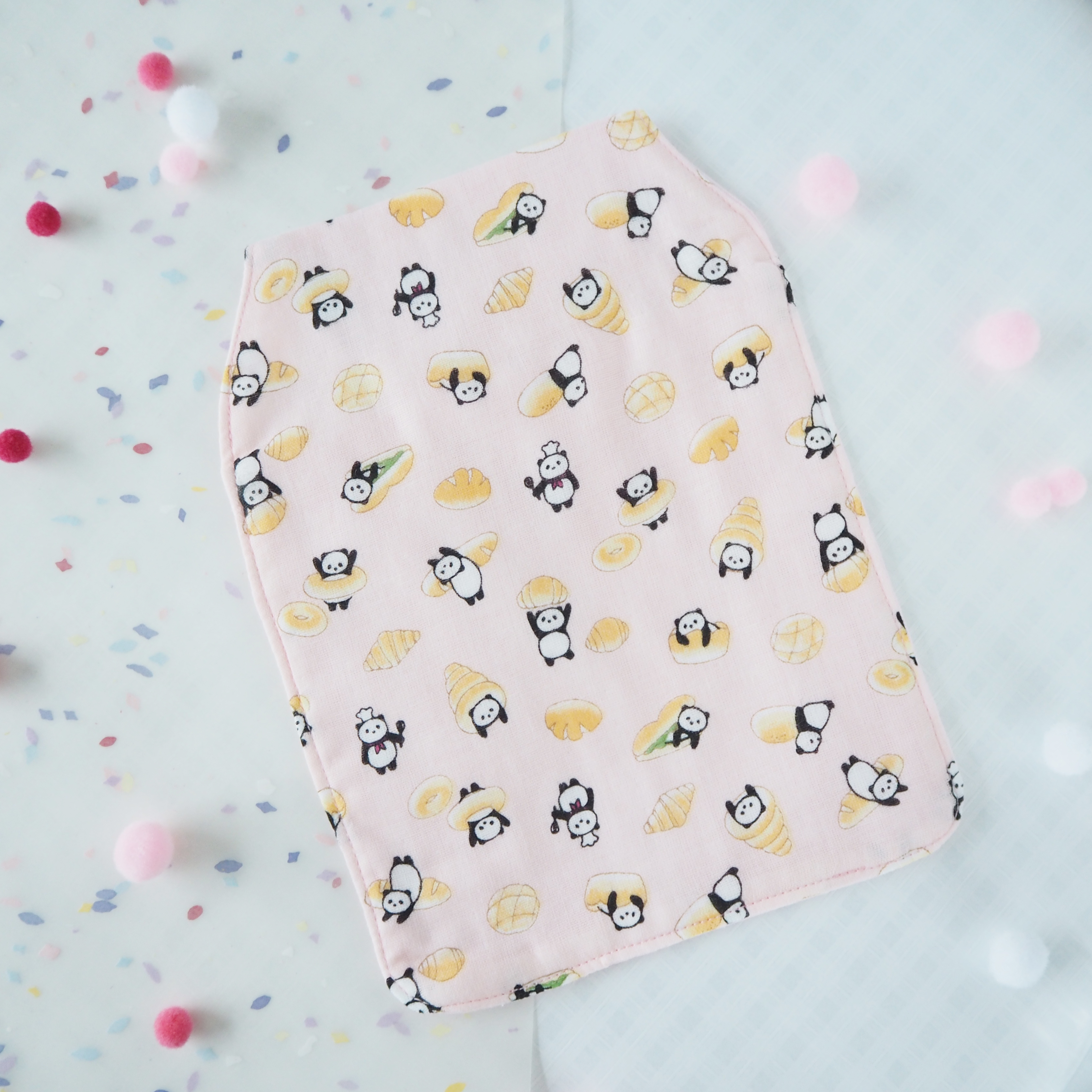 粉紅麵包熊貓圖案汗巾