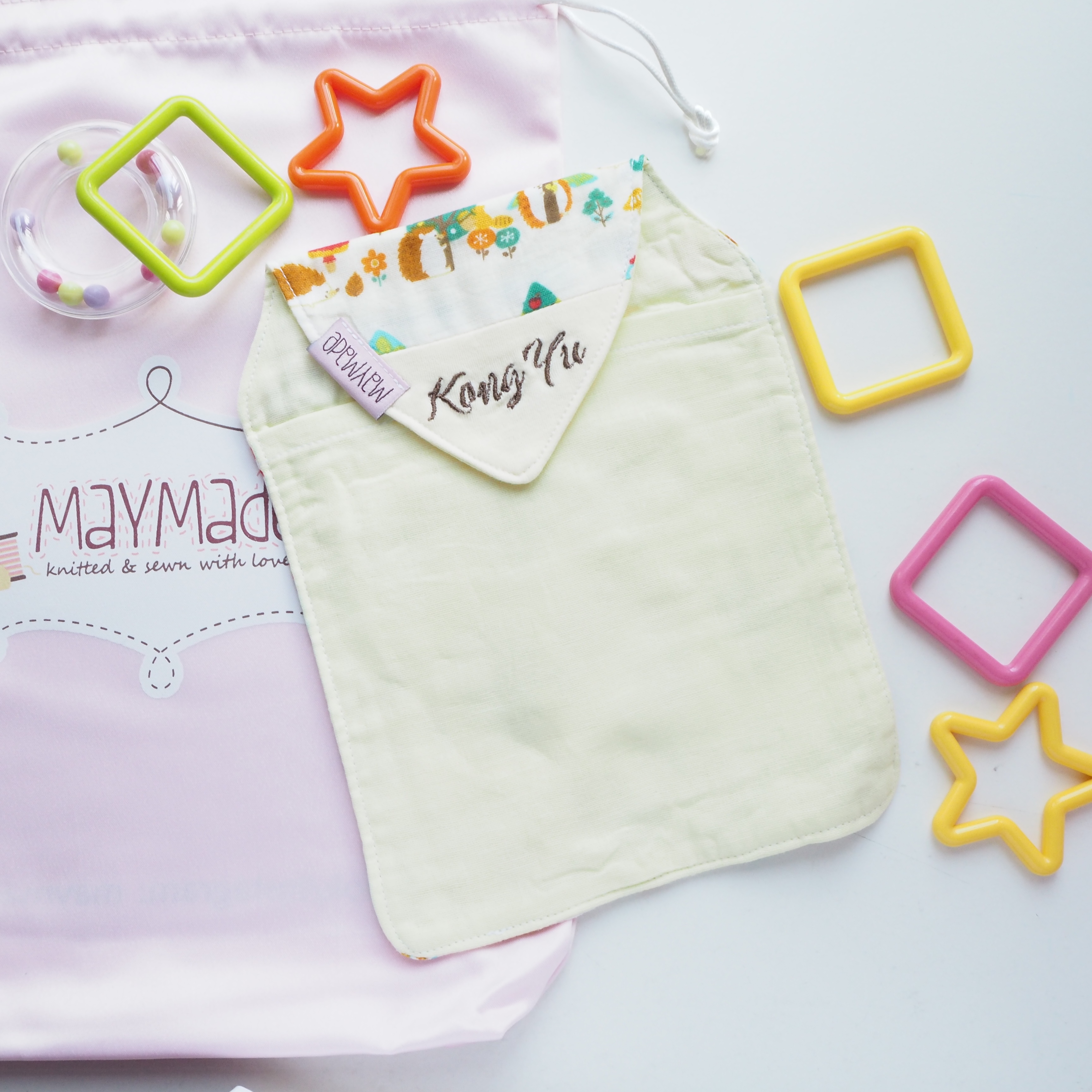 米白色刺猬森林圖案汗巾