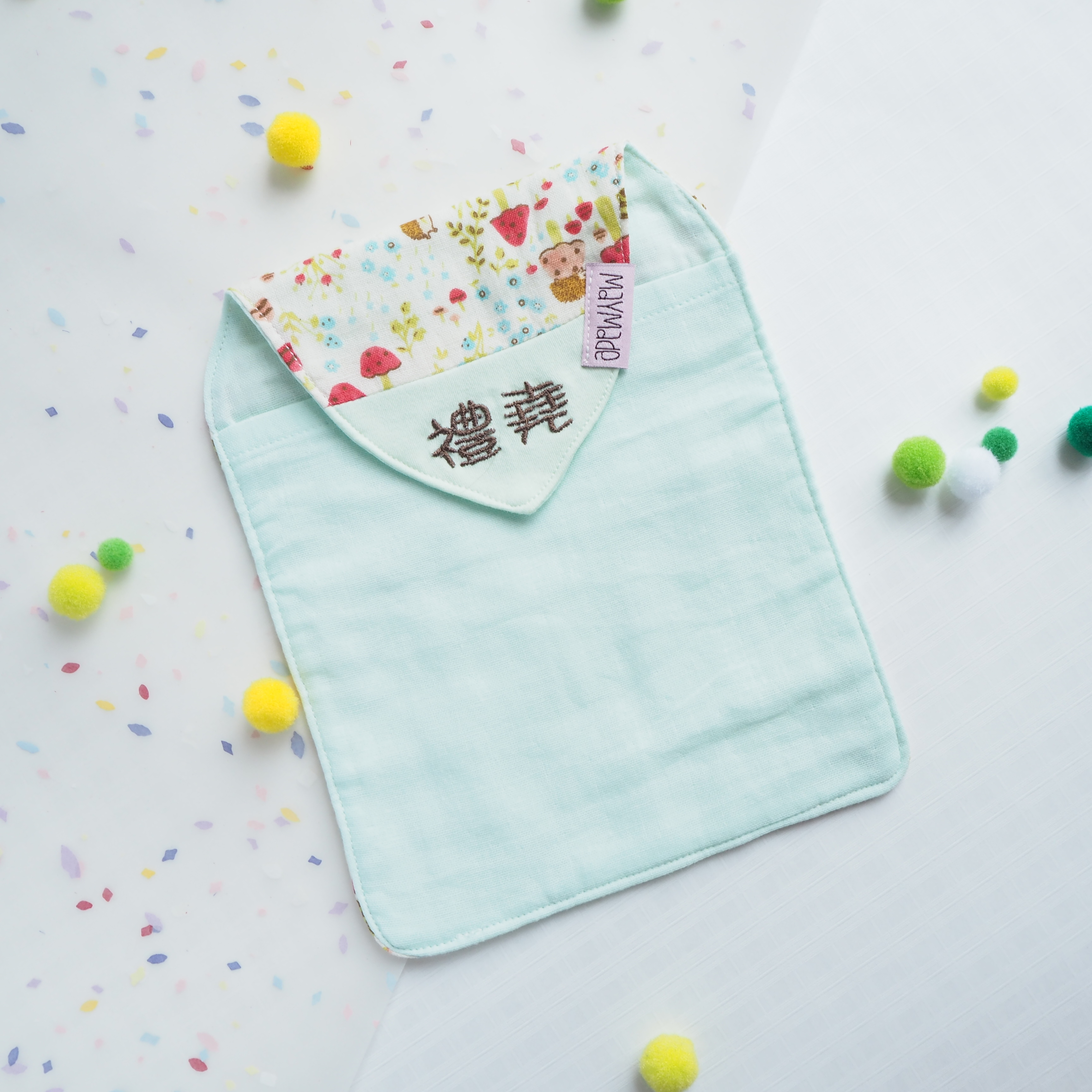 蘑菇園刺猬圖案汗巾