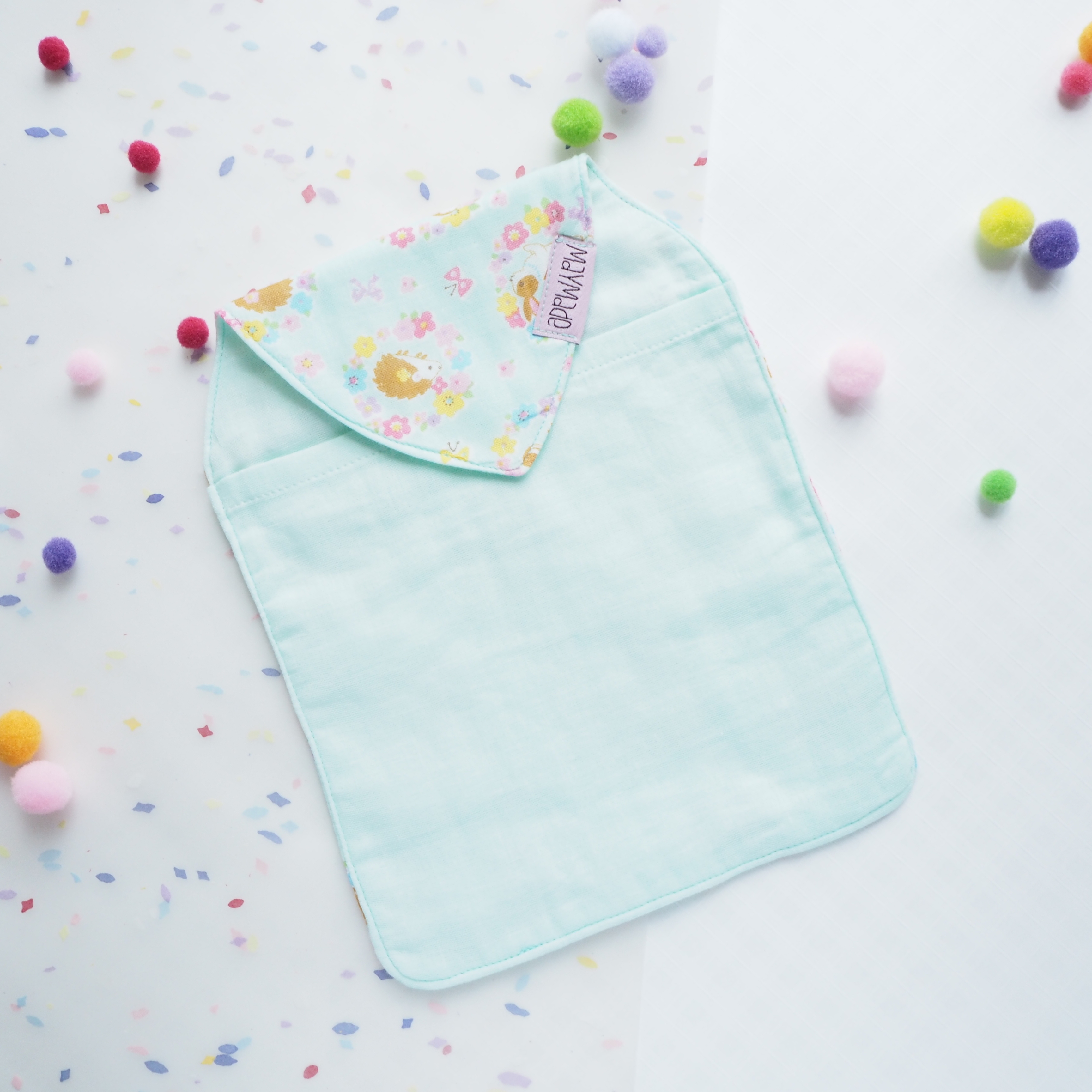 綠色花環動物圖案汗巾