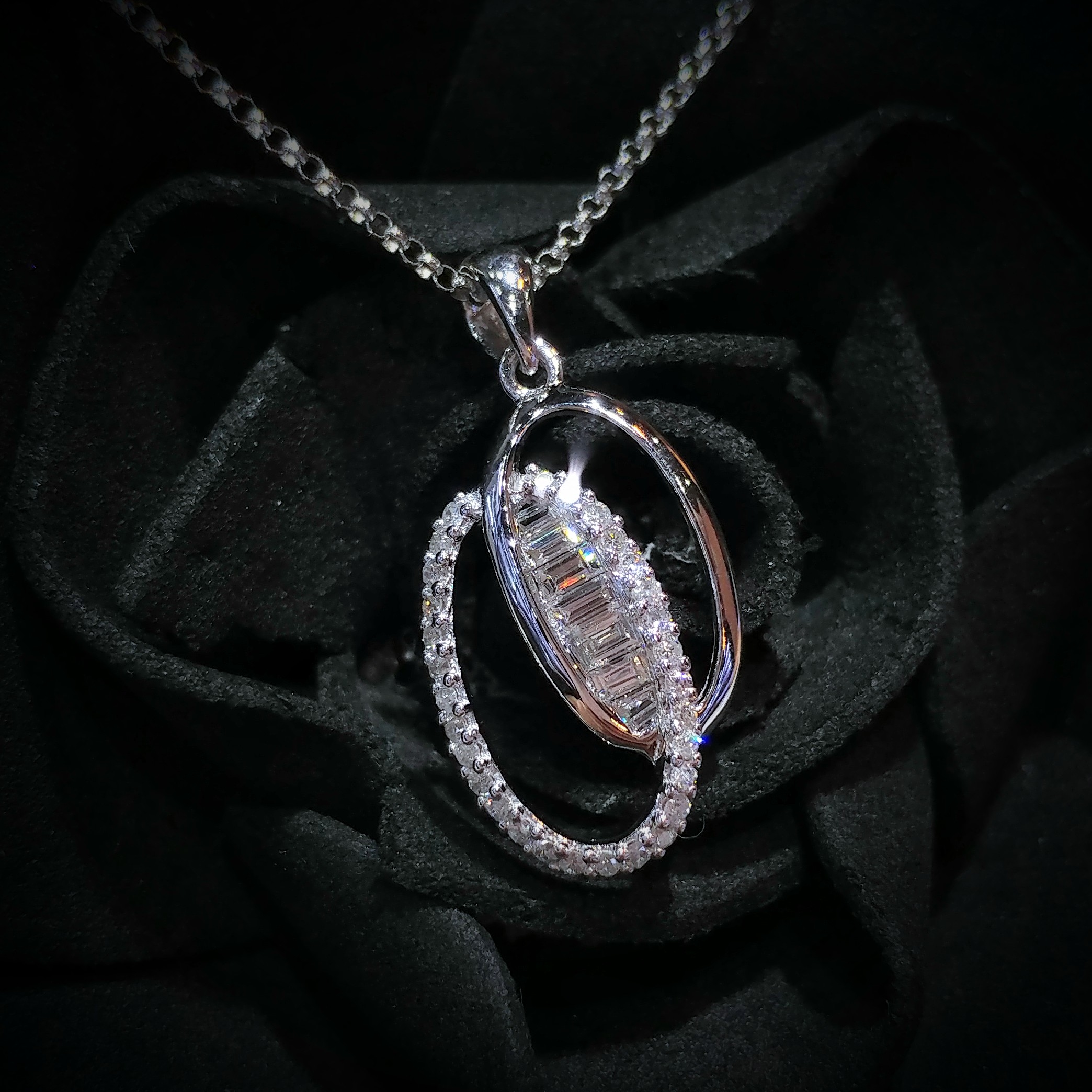 全新18K白金33份鑽石吊墜