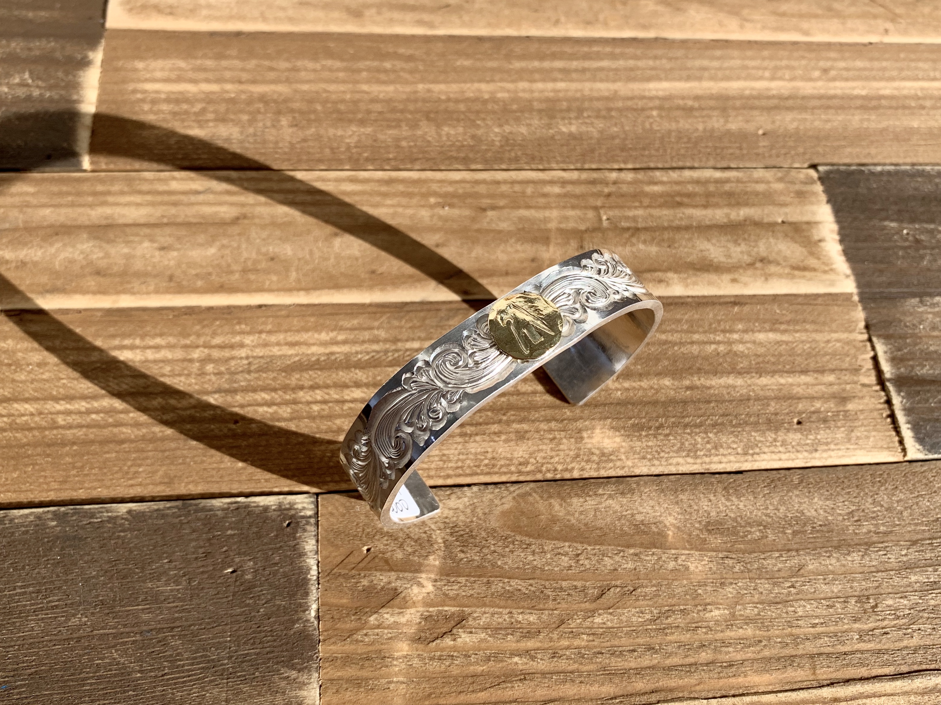 <預訂> 唐草18k點金老鷹平打手鐲