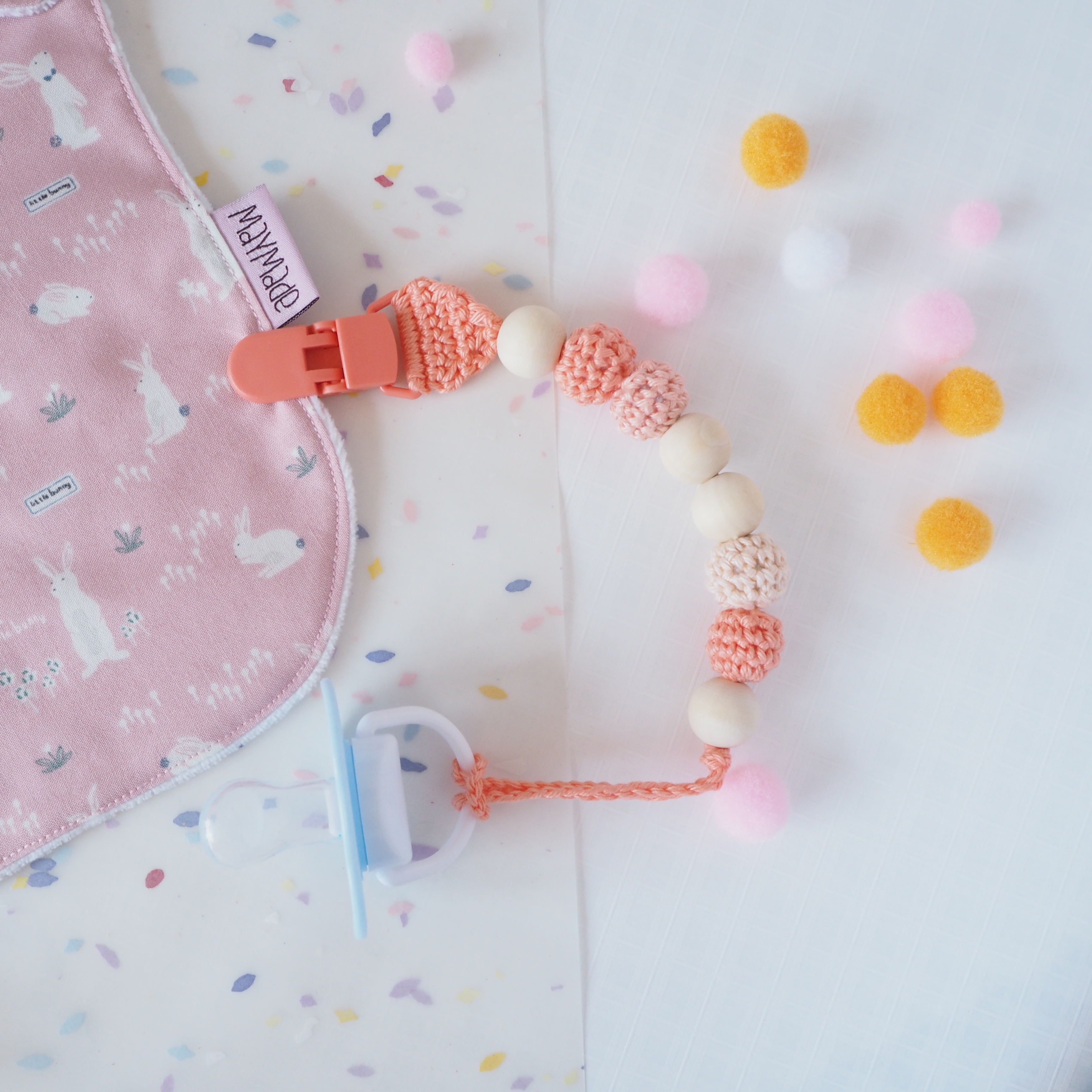 鈎織奶咀夾-一月