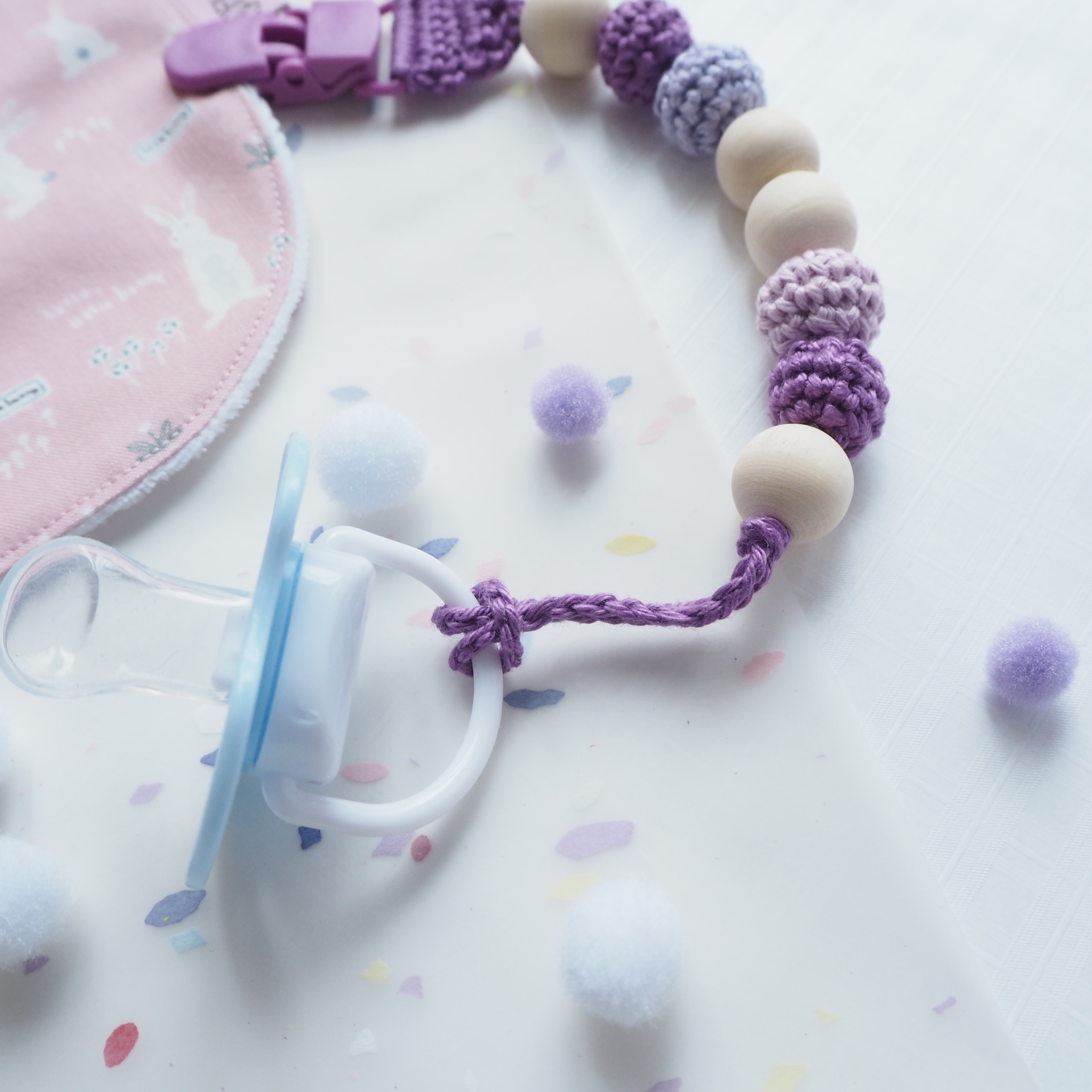 鈎織奶咀夾-二月