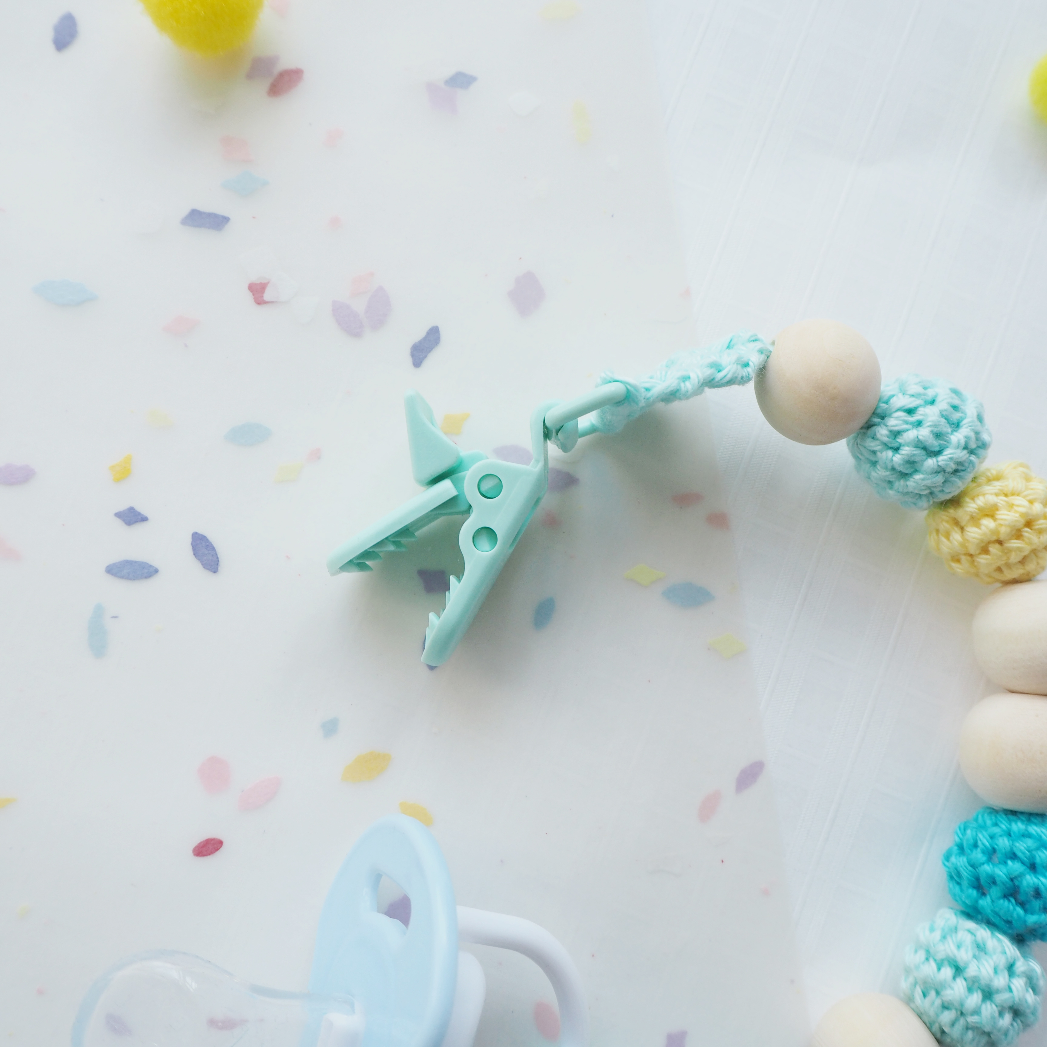 鈎織奶咀夾-五月