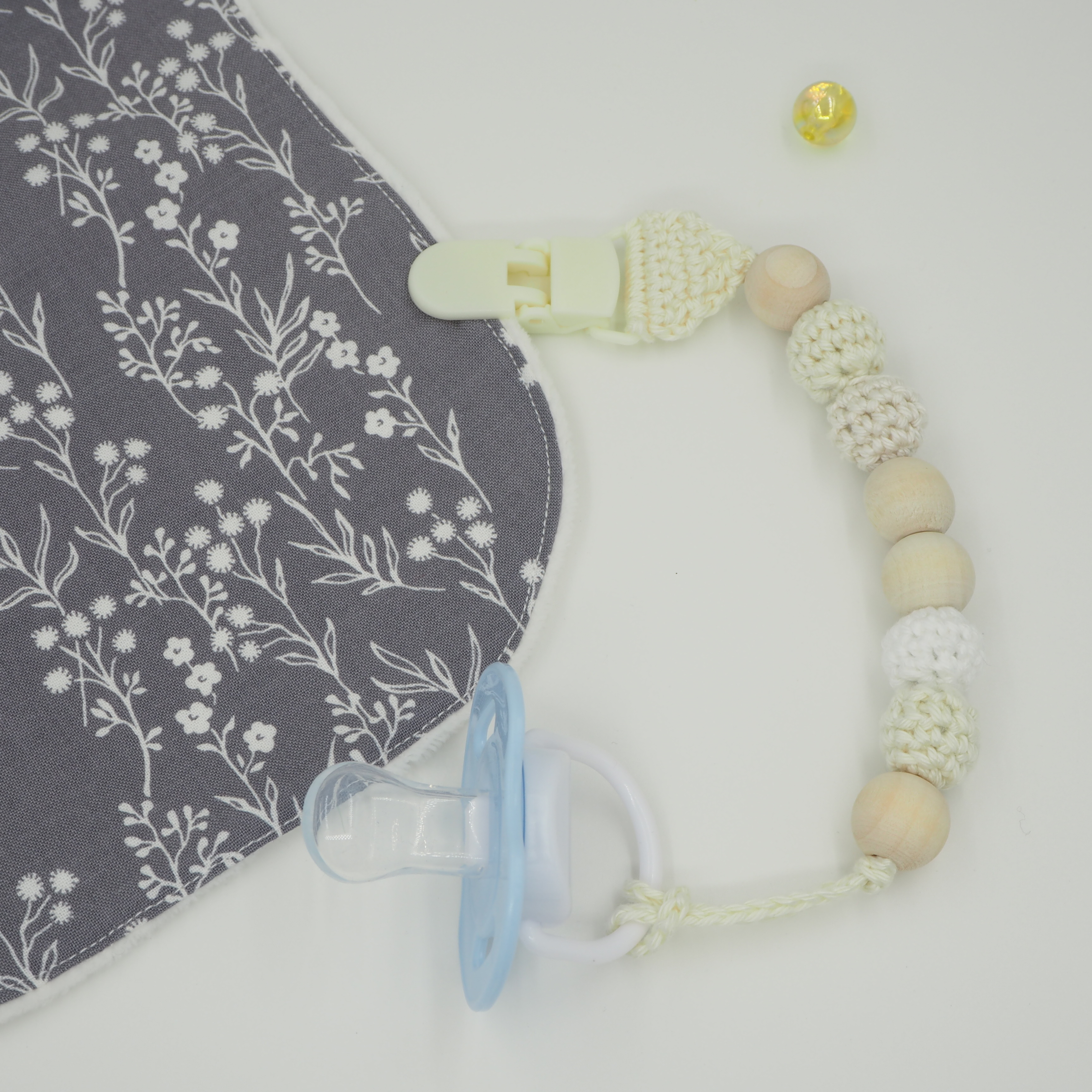 鈎織奶咀夾-六月