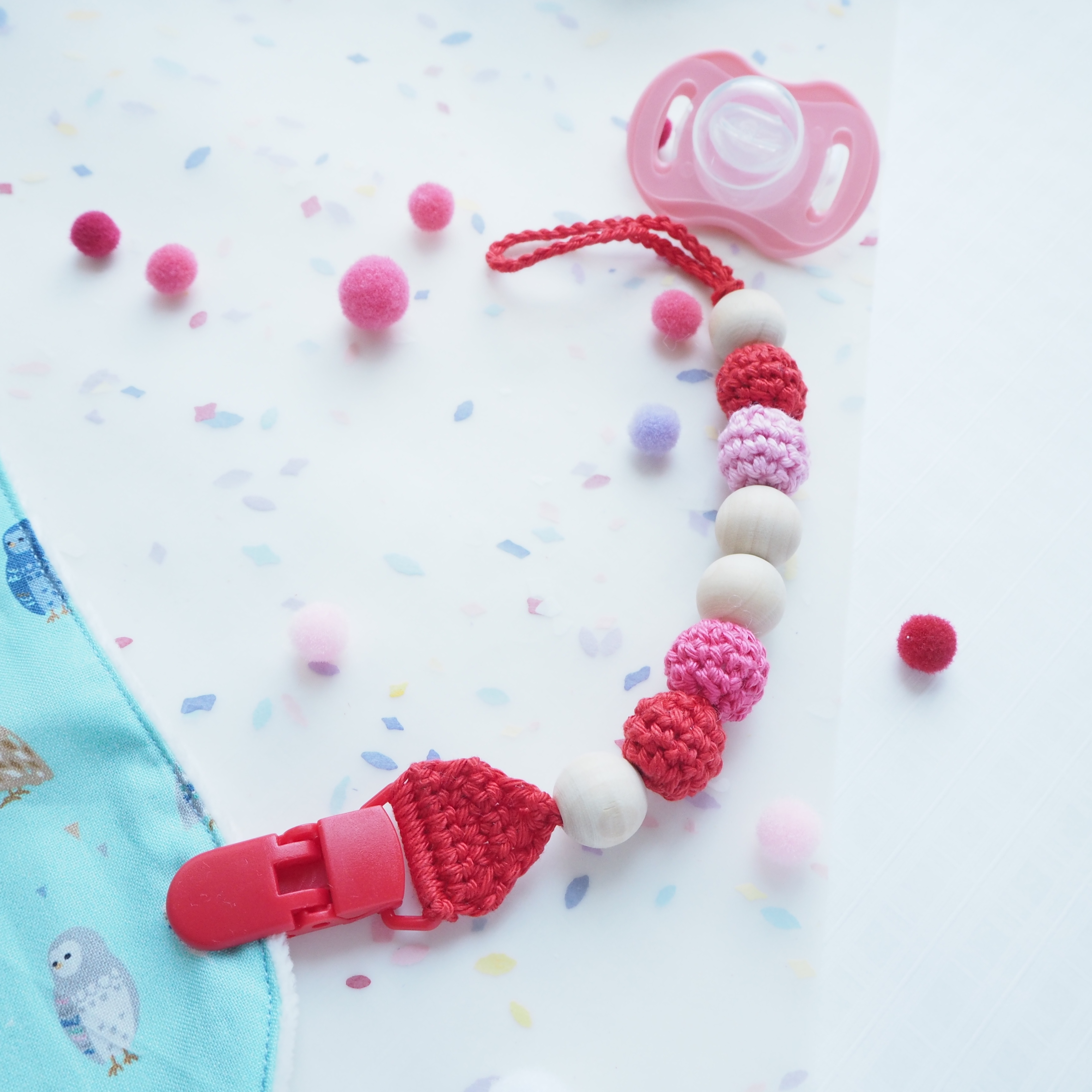 鈎織奶咀夾-七月