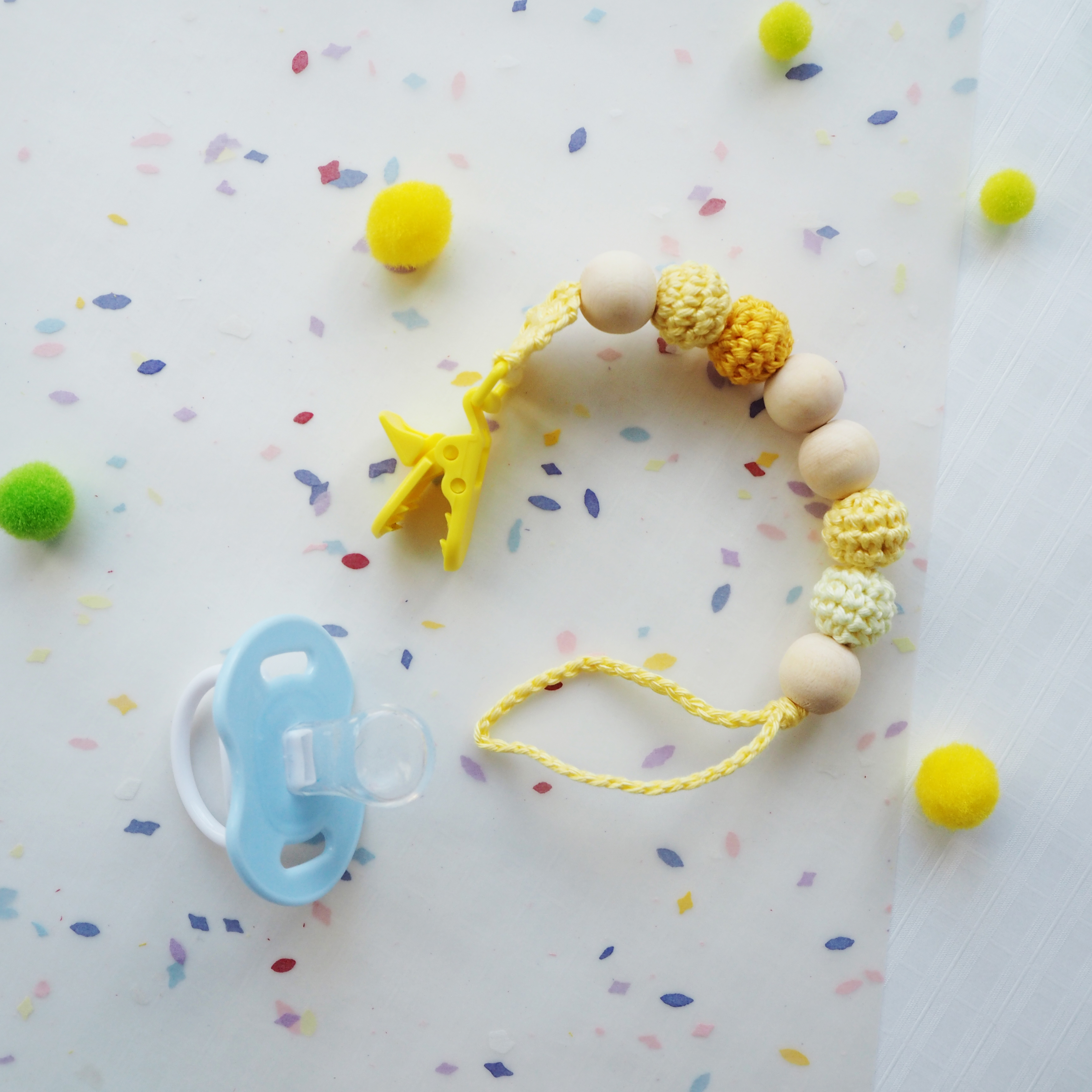 鈎織奶咀夾-十一月