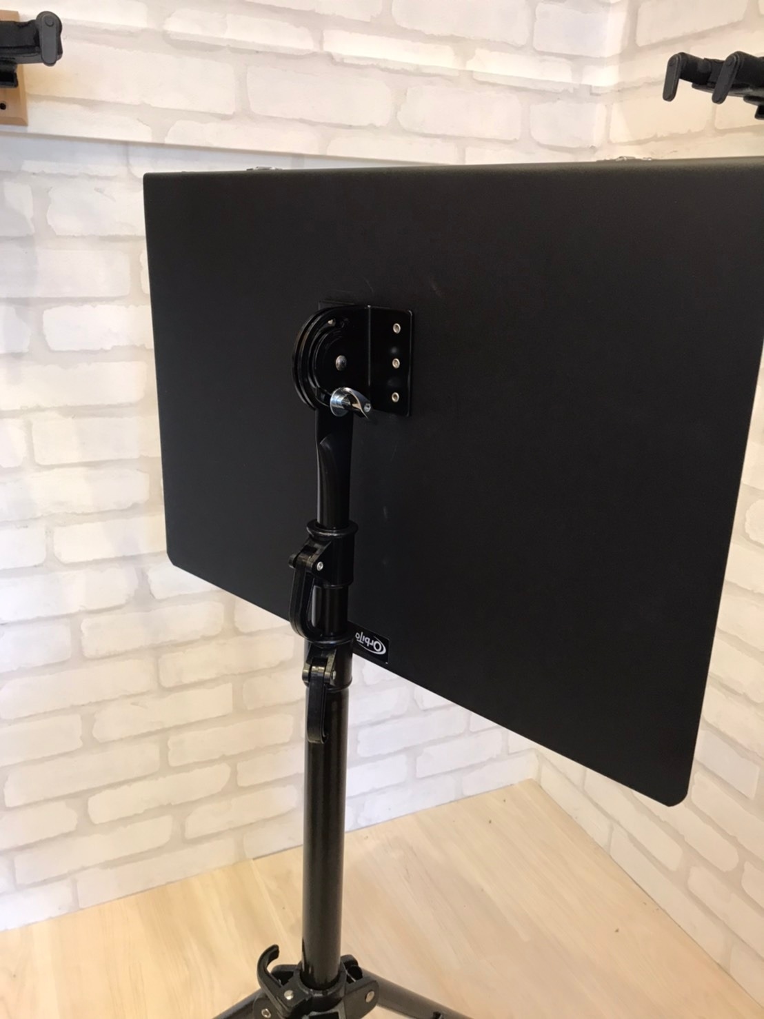 台製大譜架 TE-10555 穩固 耐重 戶外可 專業型譜架 自由調整仰角、堅固耐用 第 3 張圖片｜三峽配件 / 週邊