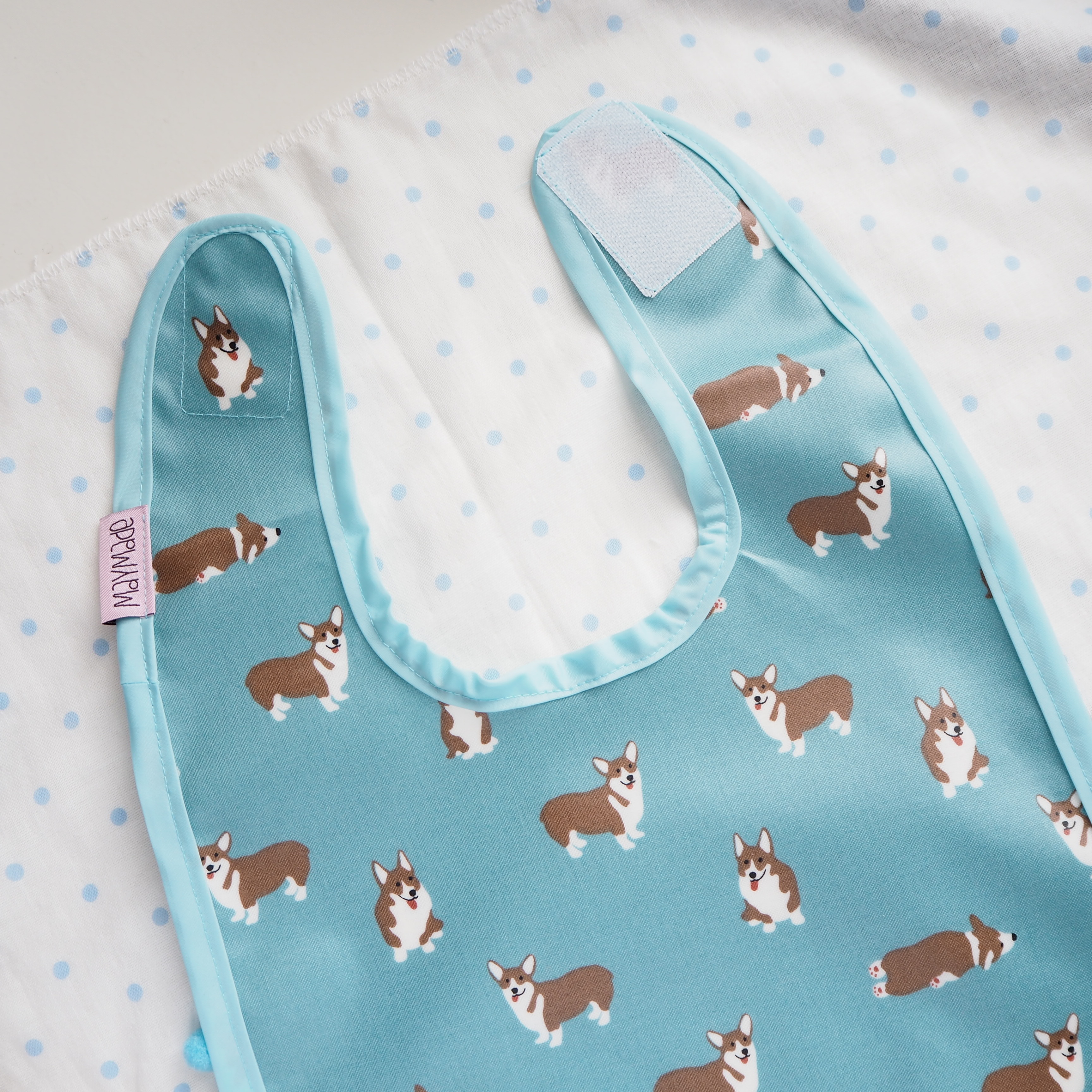 哥基犬圖案食事用防水口水肩