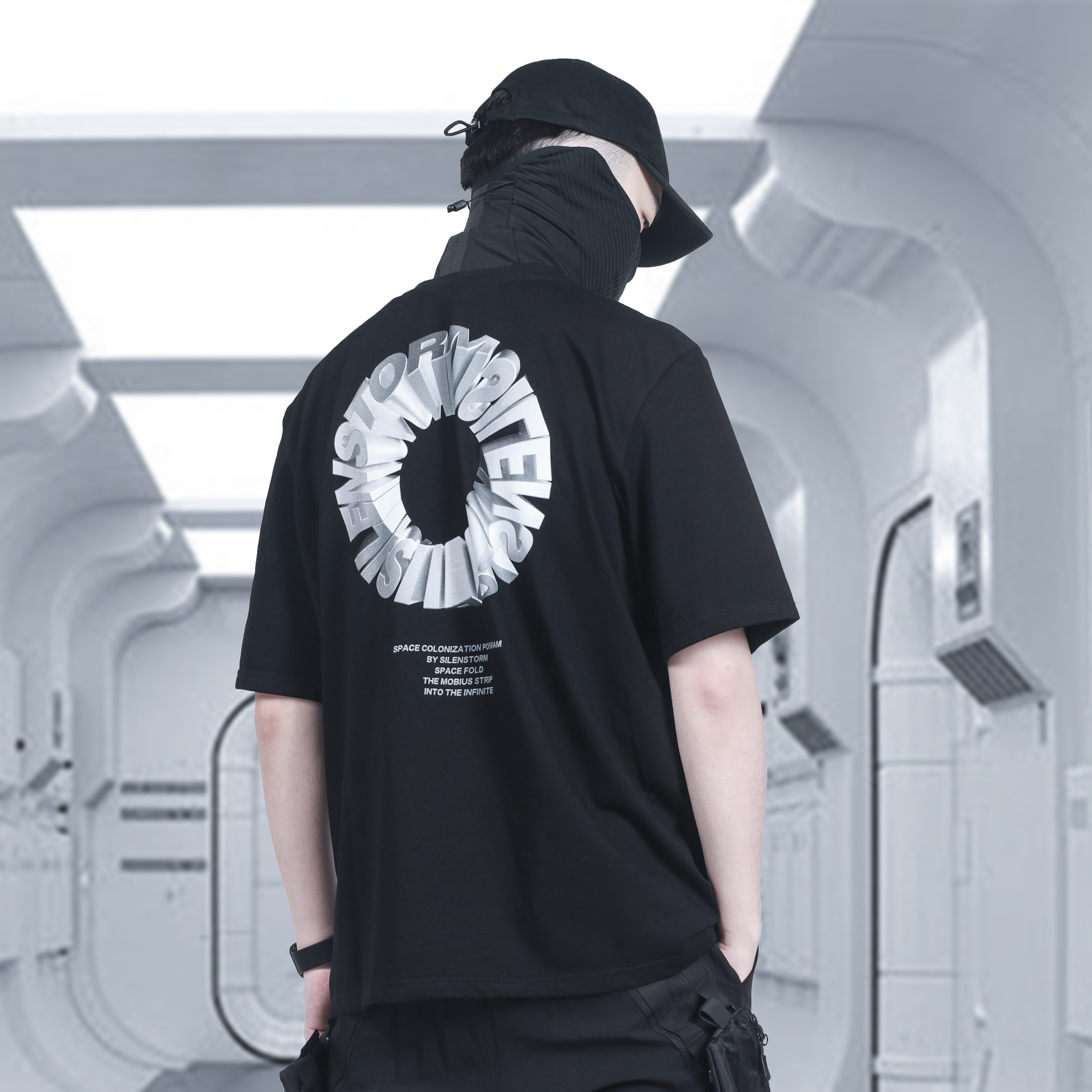 雙色莫比斯環金屬印花短袖