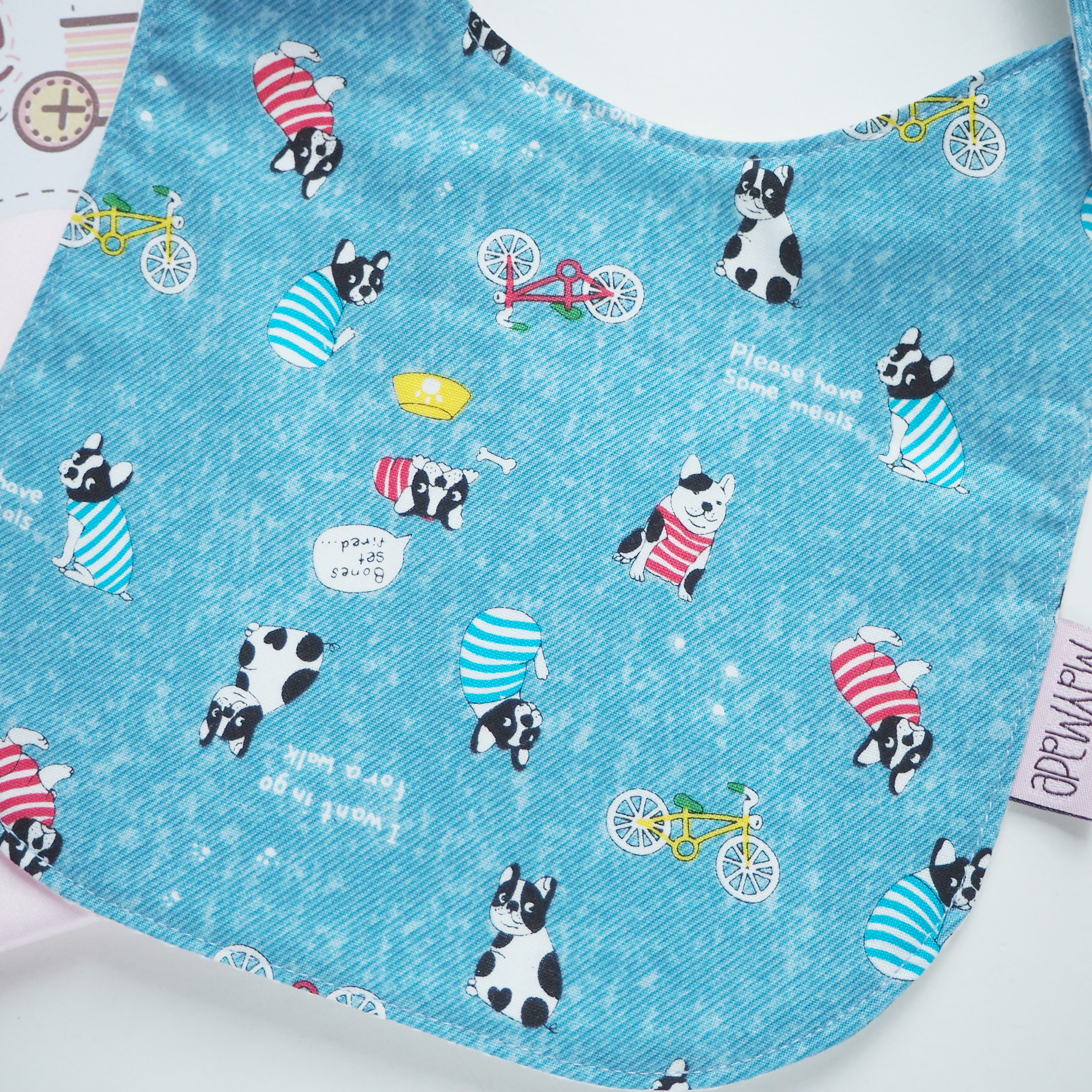 法鬥圖案口水肩