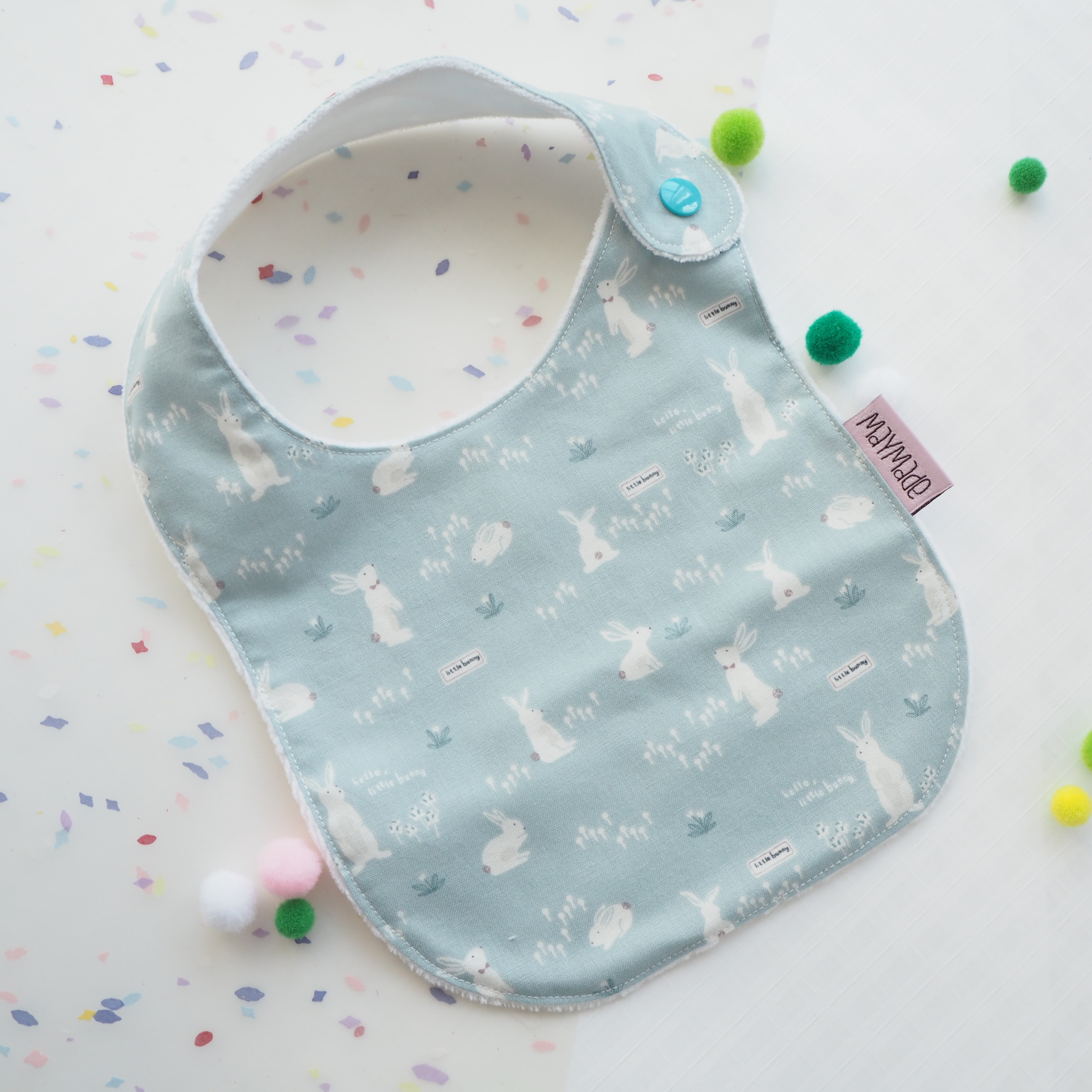 綠色小兔圖案口水肩