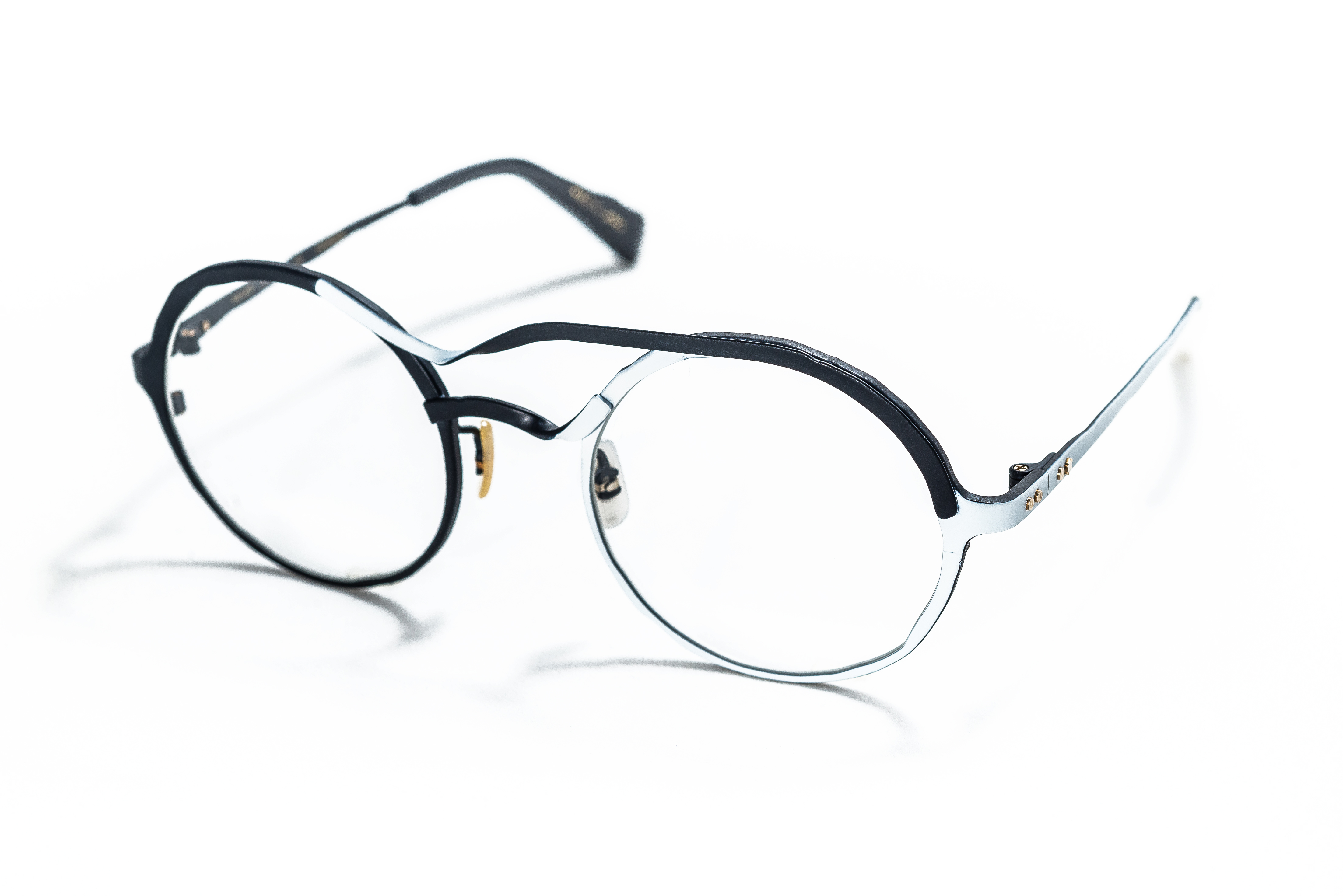 MM-0037 No.3 Black - White