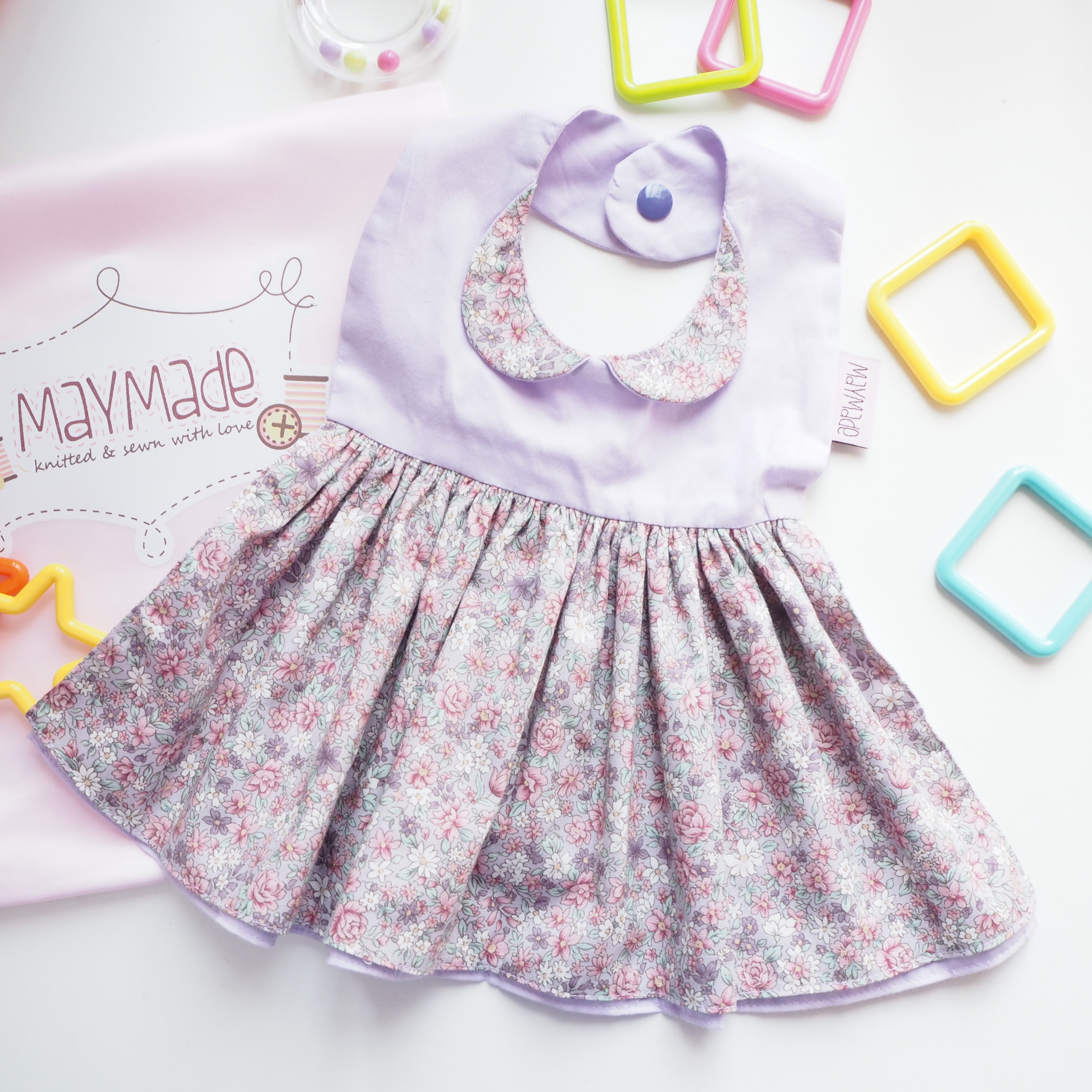 紫色碎花圖案 迷你裙造型口水肩 彌月禮物