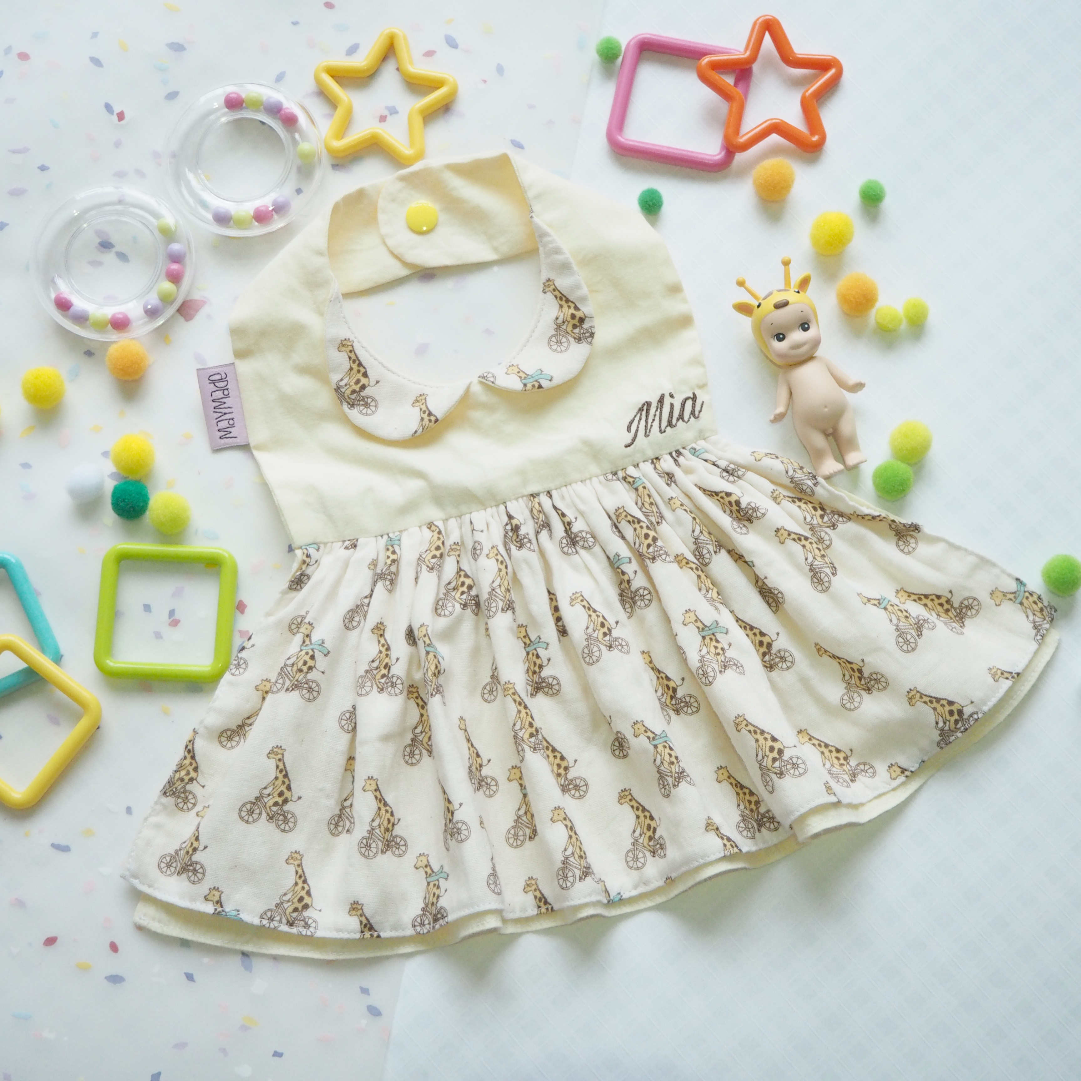 長頸鹿圖案 迷你裙造型口水肩 彌月禮物