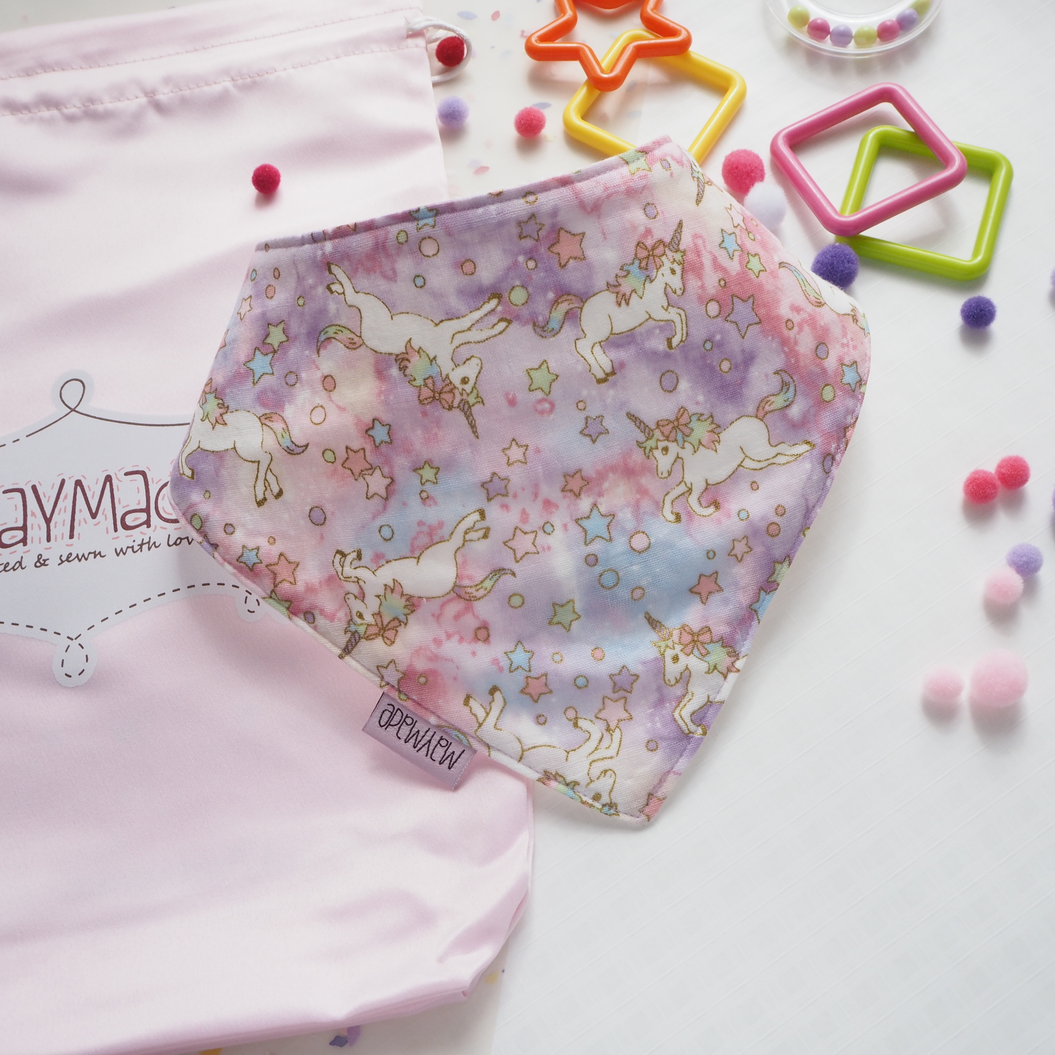 獨角獸圖案 三角領巾造型口水肩 彌月禮物