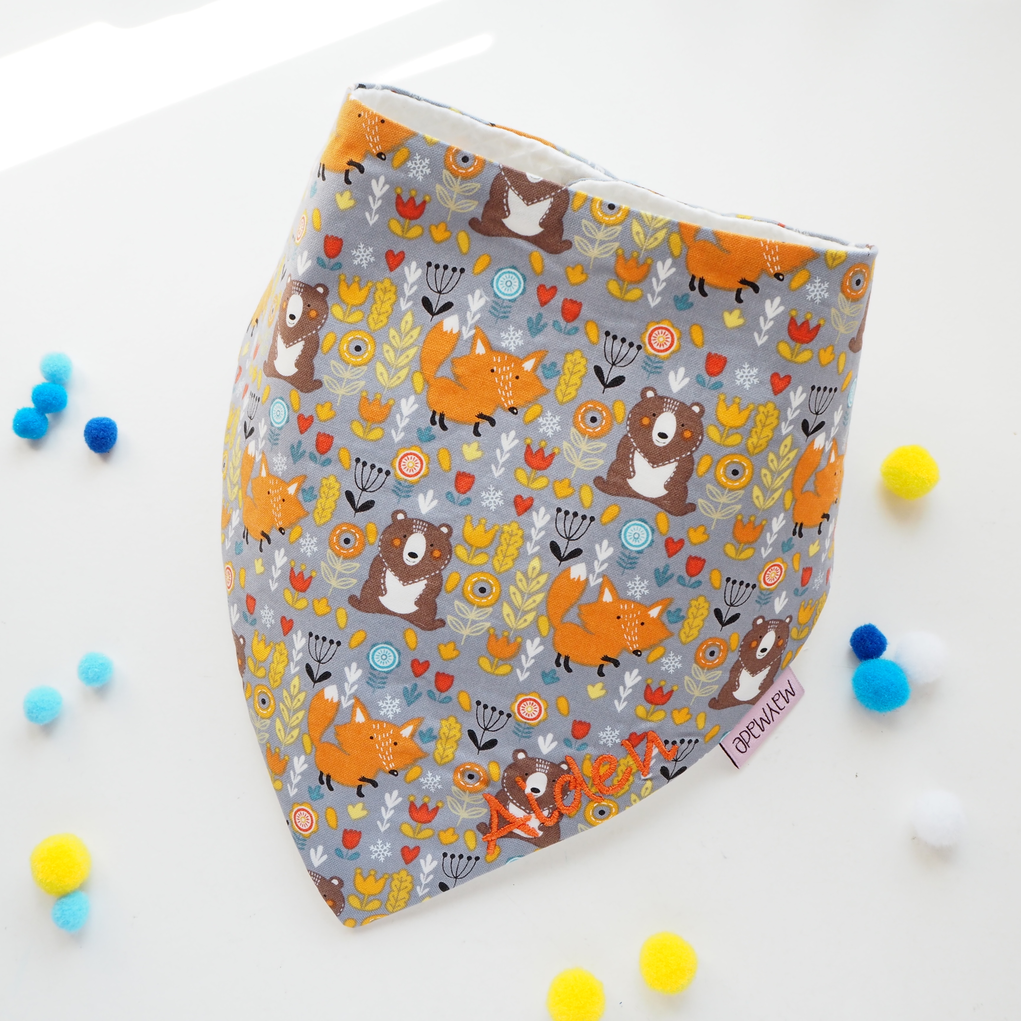 小熊與狐狸圖案 三角領巾造型口水肩 彌月禮物