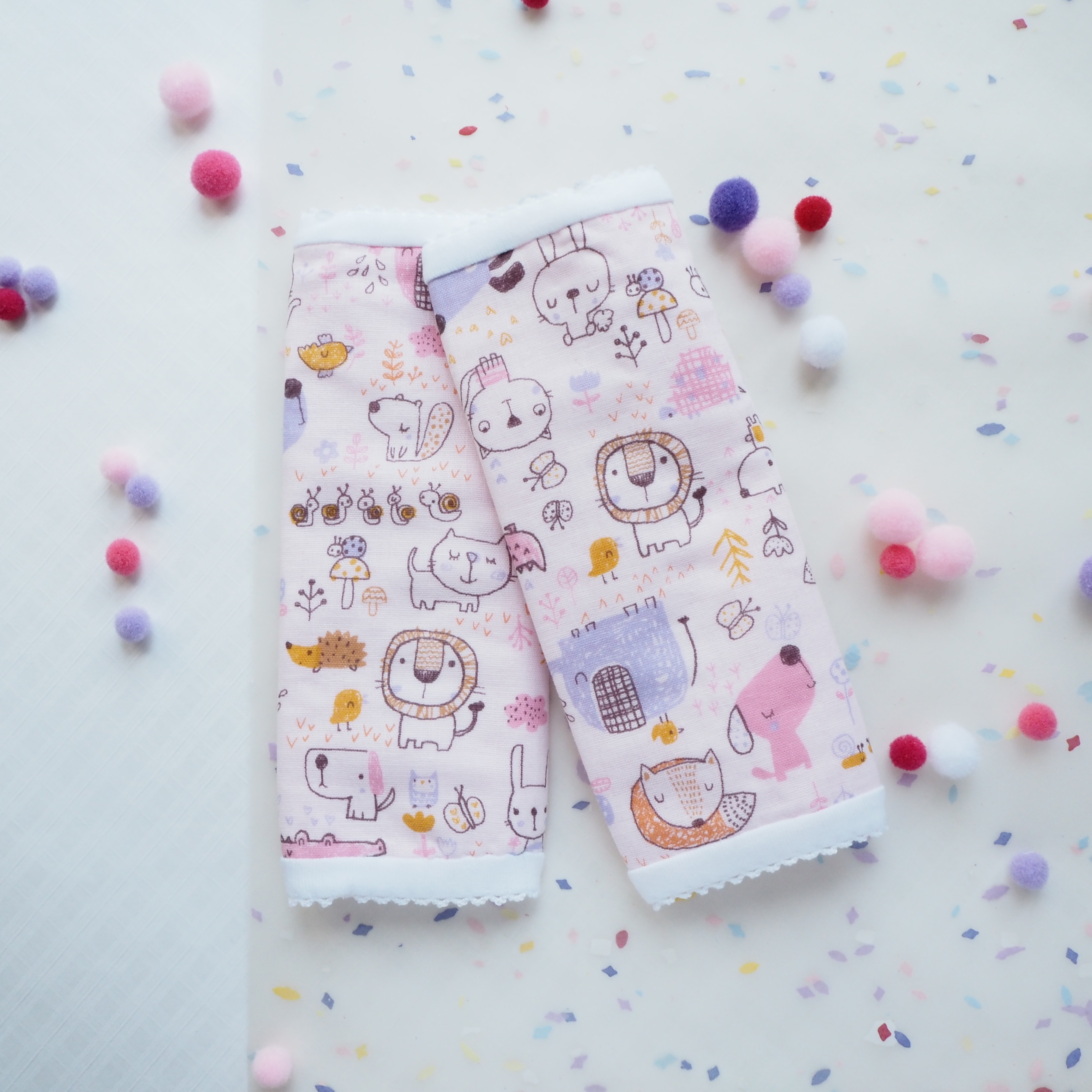 粉紅色手繪圖案 日本六重紗雙面背帶口水巾 咬咬巾