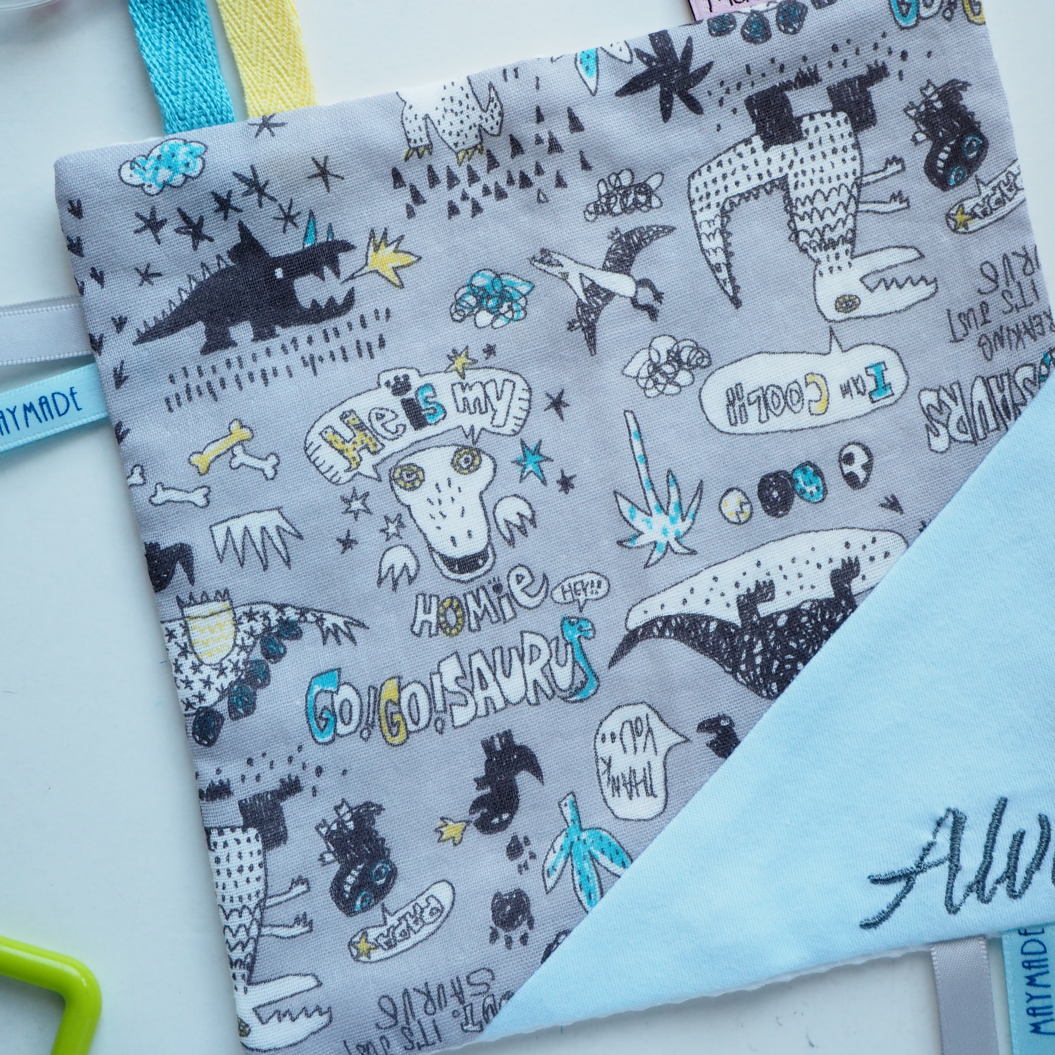 灰色恐龍圖案 安撫巾