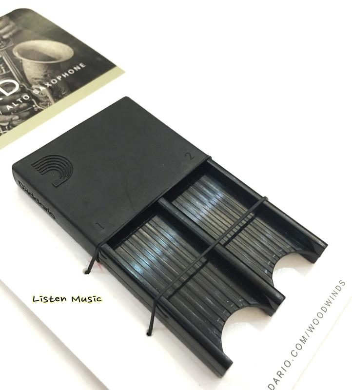 DAddario Rico Reed Guard 竹片盒 竹片夾 可裝 4片 豎笛 中音薩克斯風用 （藍、黑） 第 4 張圖片｜三峽銅管 / 管樂