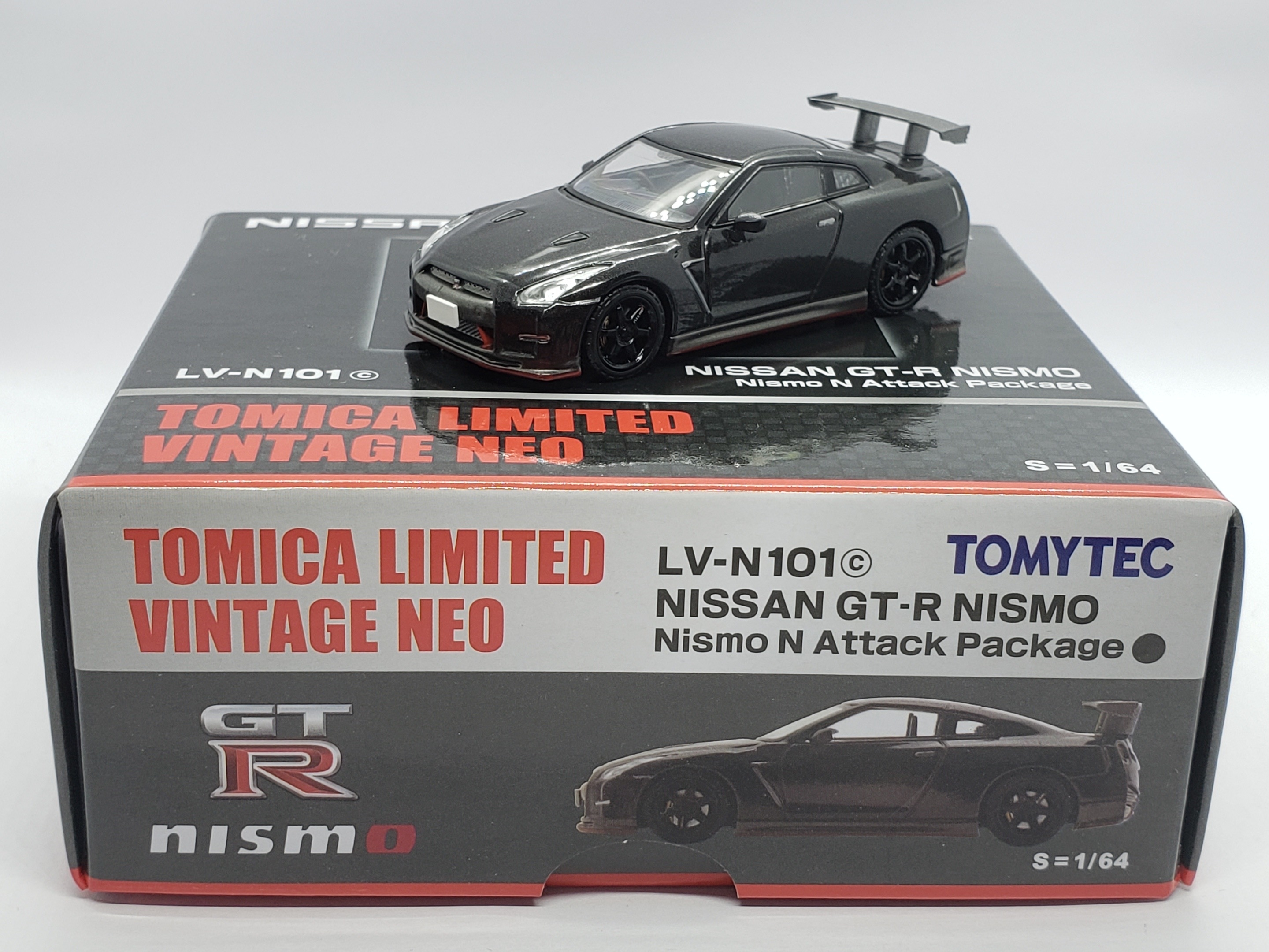 Tomica Limited Vintage NEO LV-N101c Nissan GT-R Nismo N