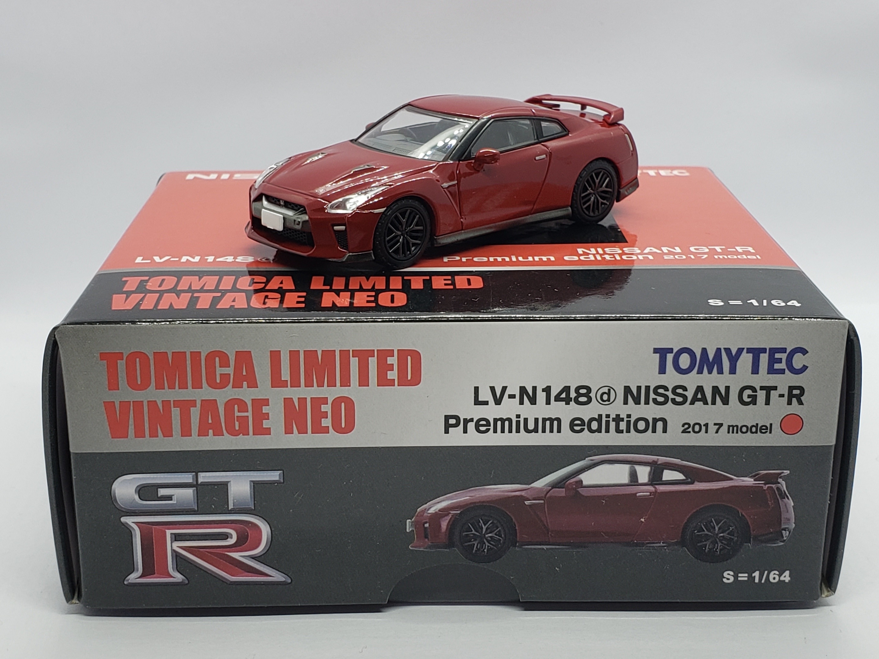 Tomica Limited Vintage NEO LV-N148d Nissan GT-R Premium