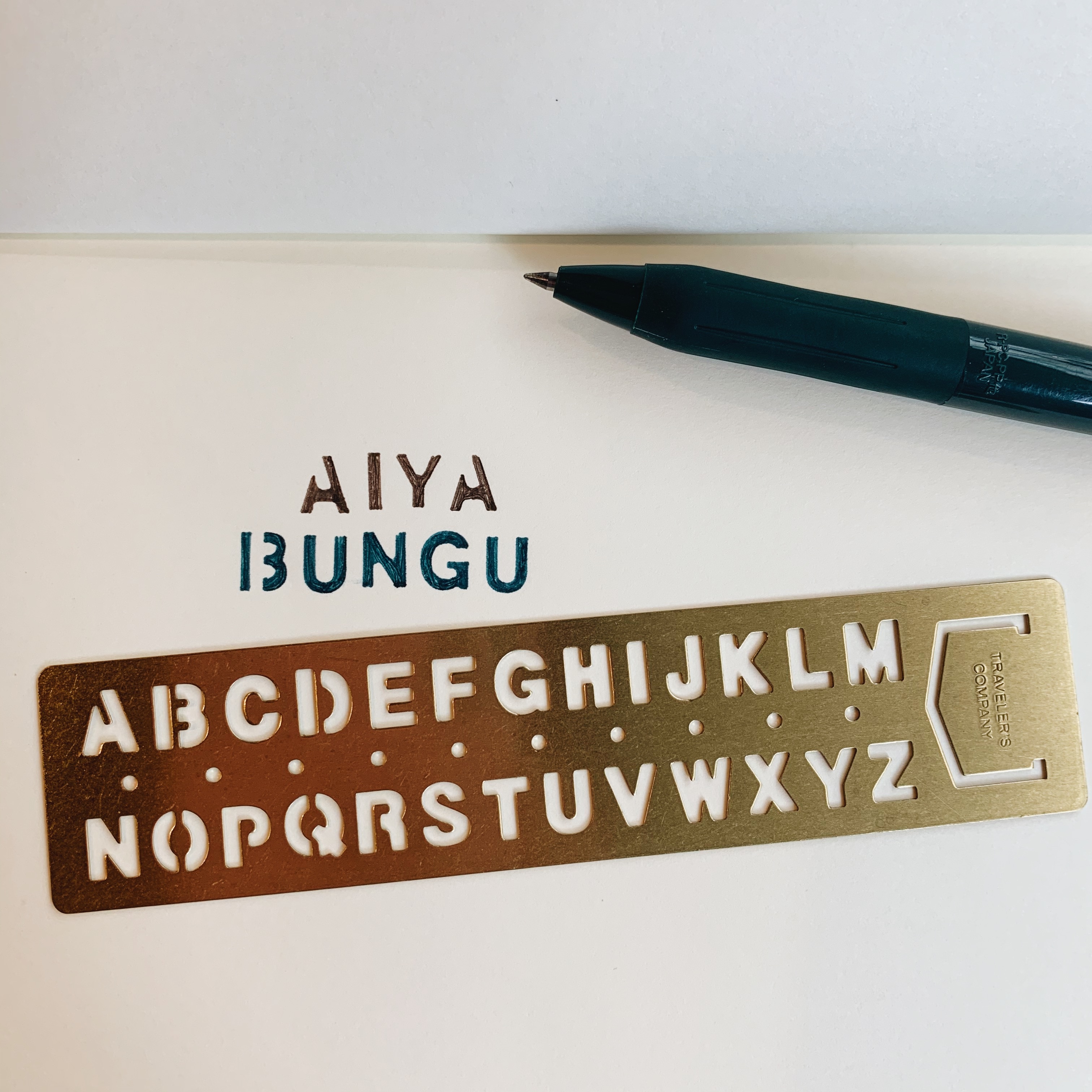 TRC 黃銅書籤尺 字母描字規｜日本 Traveler’s Notebook