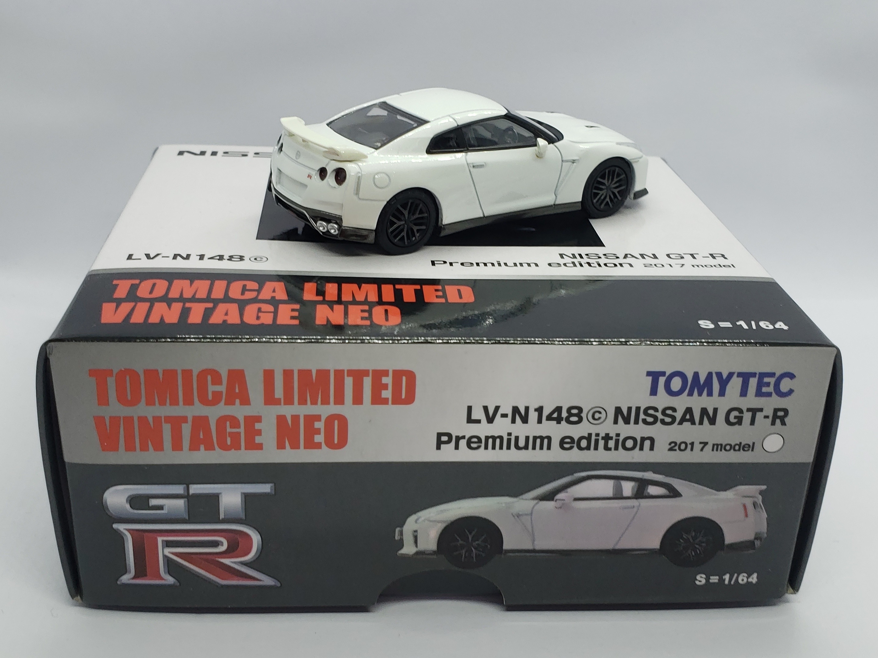 Tomica Limited Vintage NEO LV-N148c Nissan GT-R Premium