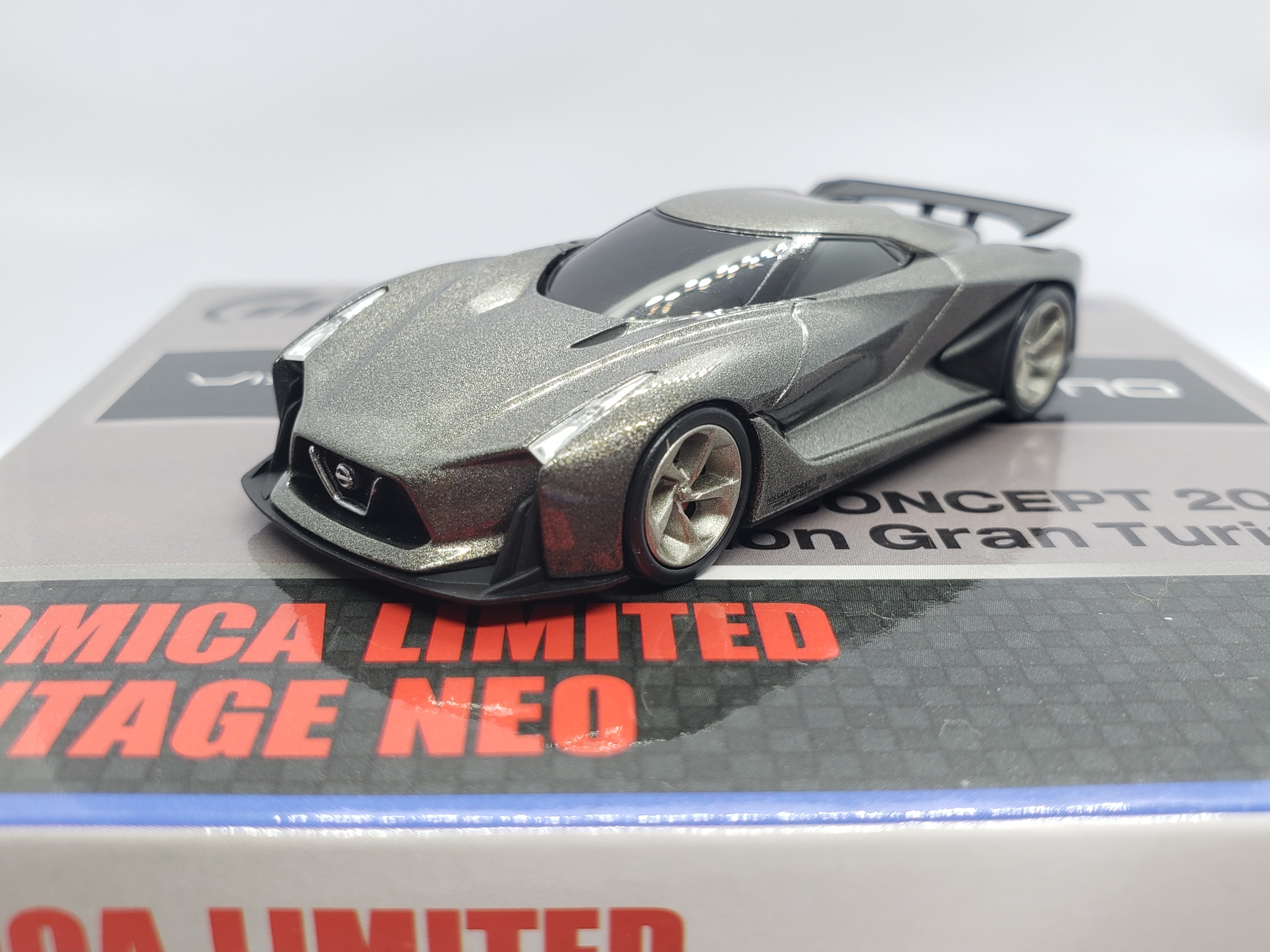 Tomica Limited Vintage NEO Nissan Concept 2020 Vision G