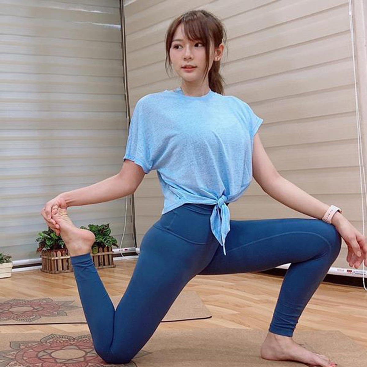 運動內衣,瑜珈內衣,跑步內衣,背扣內衣,瑜珈背心,跑步背心,含罩杯背心,機能褲,壓力褲,運動褲,運動緊身褲,瑜珈褲,壓縮褲,縮口褲,小腳褲,運動短褲,跑步短褲,防曝光短褲,假兩件短褲,真理褲