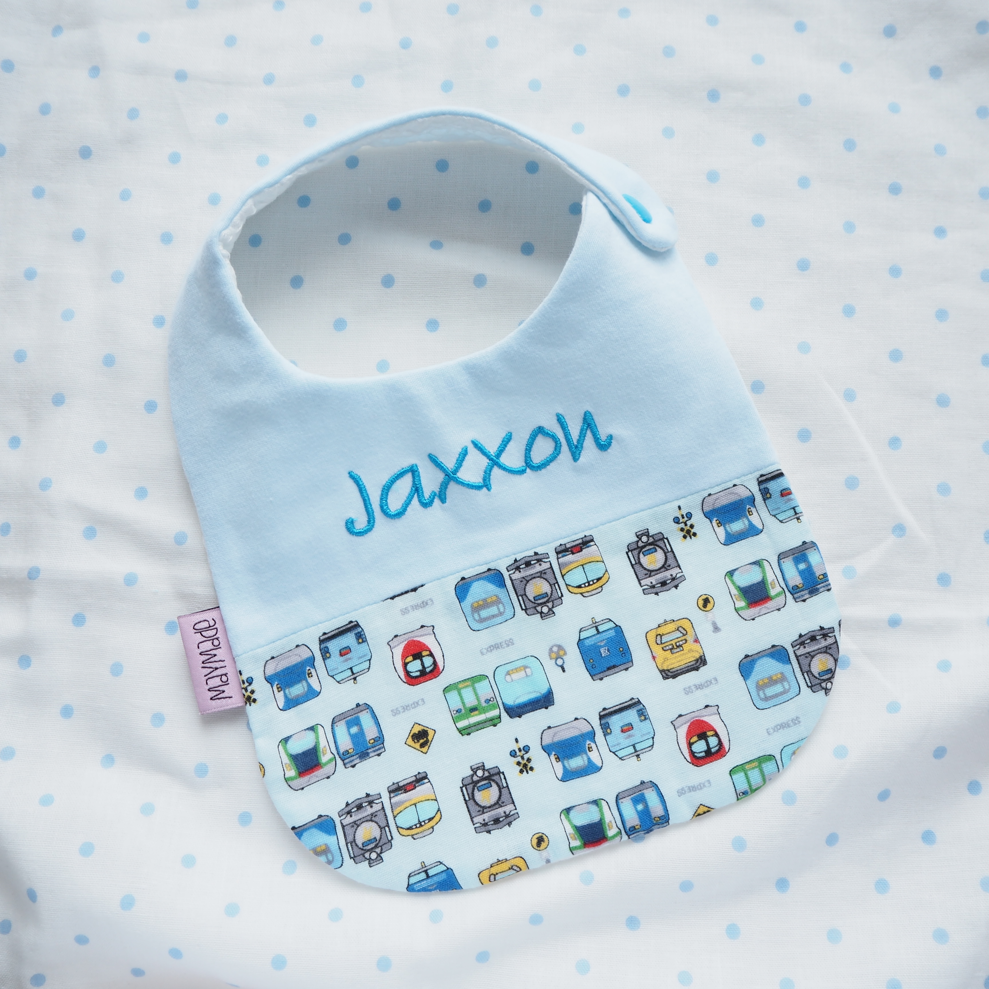 藍色火車圖案 拼布款繡名口水肩