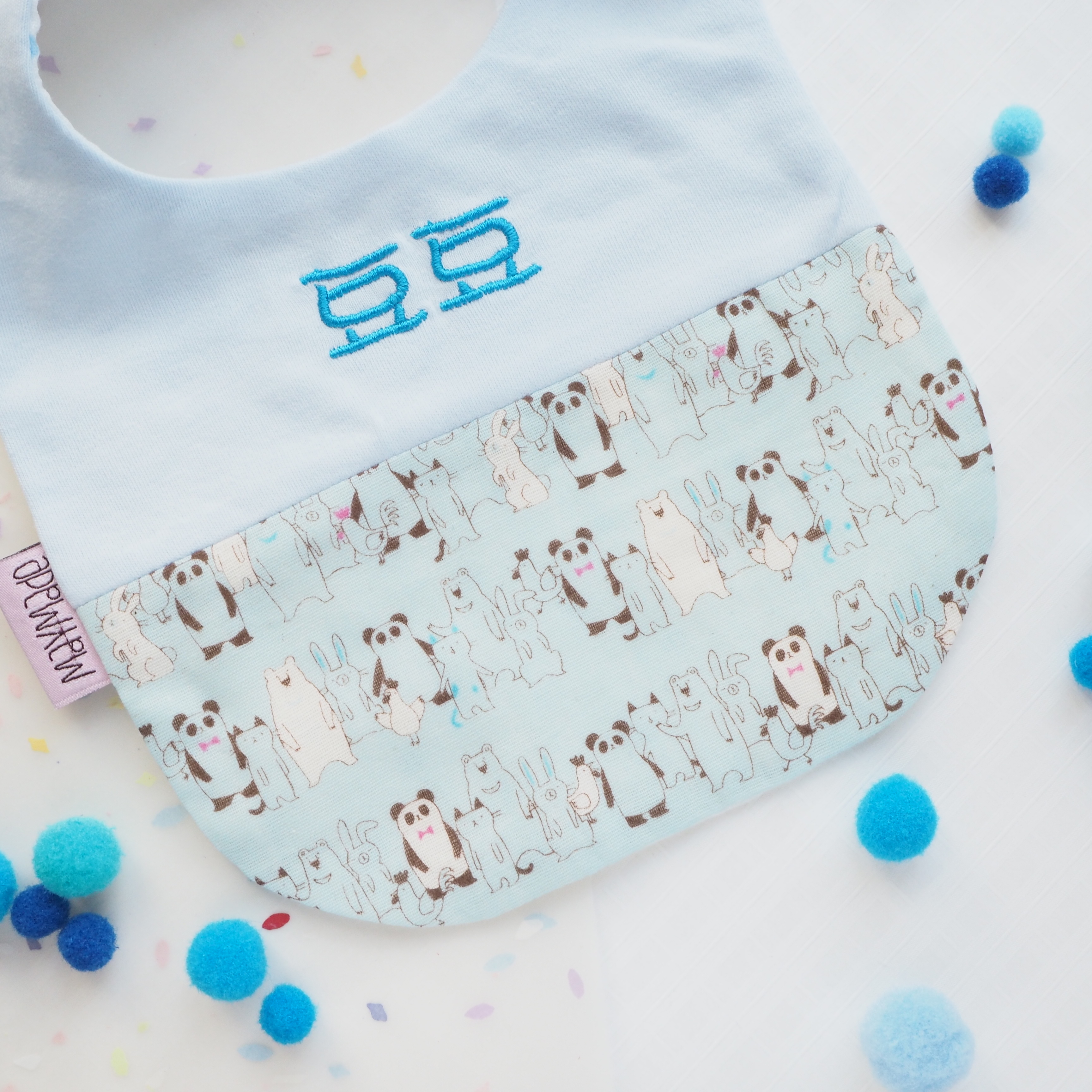 站立動物圖案 拼布款繡名口水肩（Last 2!)