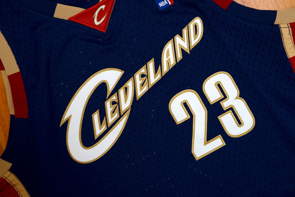 Mitchell & Ness 克里夫蘭騎士隊 LeBron James 2008-2009 青年版 Swingman 球衣