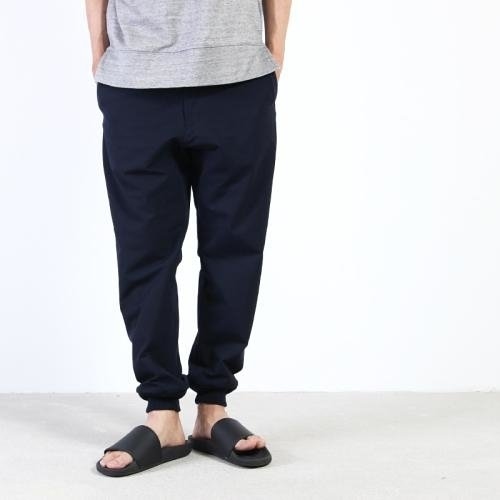 slipper-white-t-shirt-outfit-1