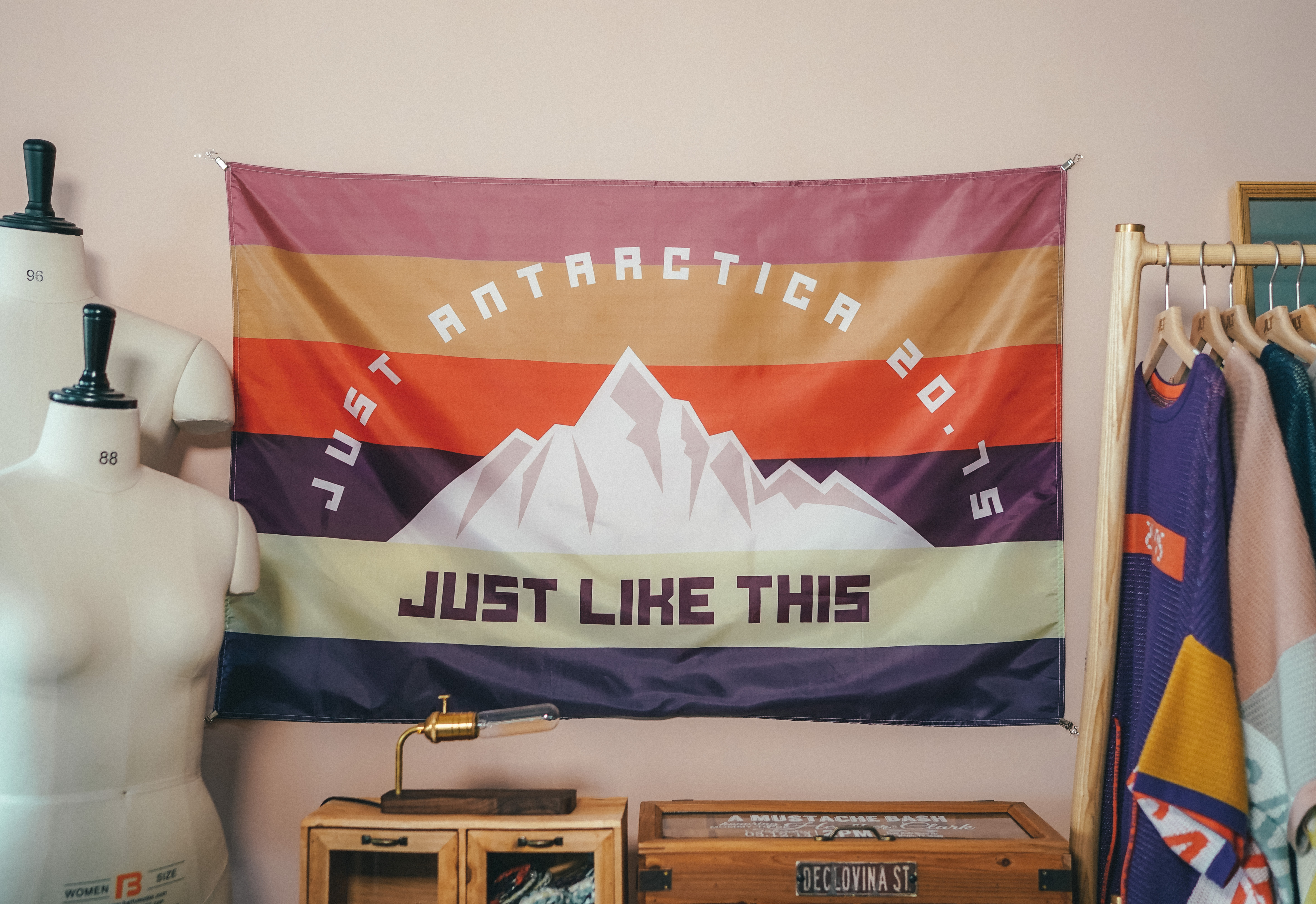 【 JUST ANTARCTICA 20.75】 裝飾掛布