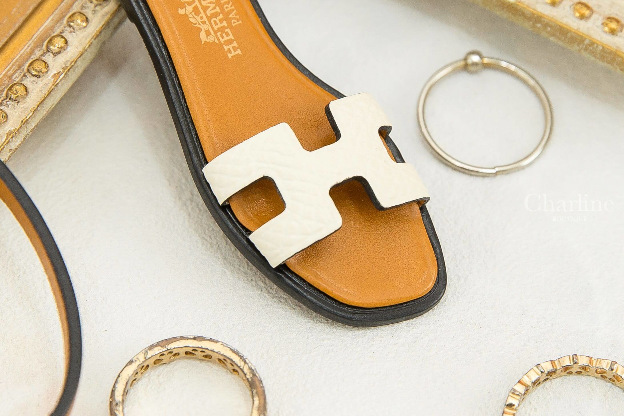 Hermès Oran Nano 奶油白拖鞋吊飾