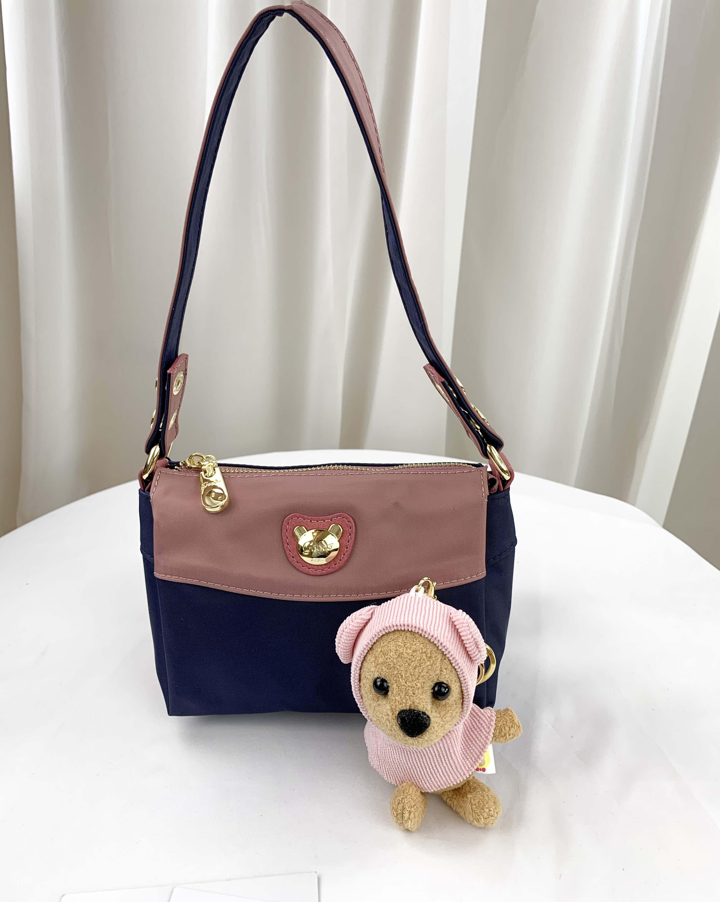 GOODS 織帶藍粉 尼龍防潑水側背包 附小熊吊飾 #2026