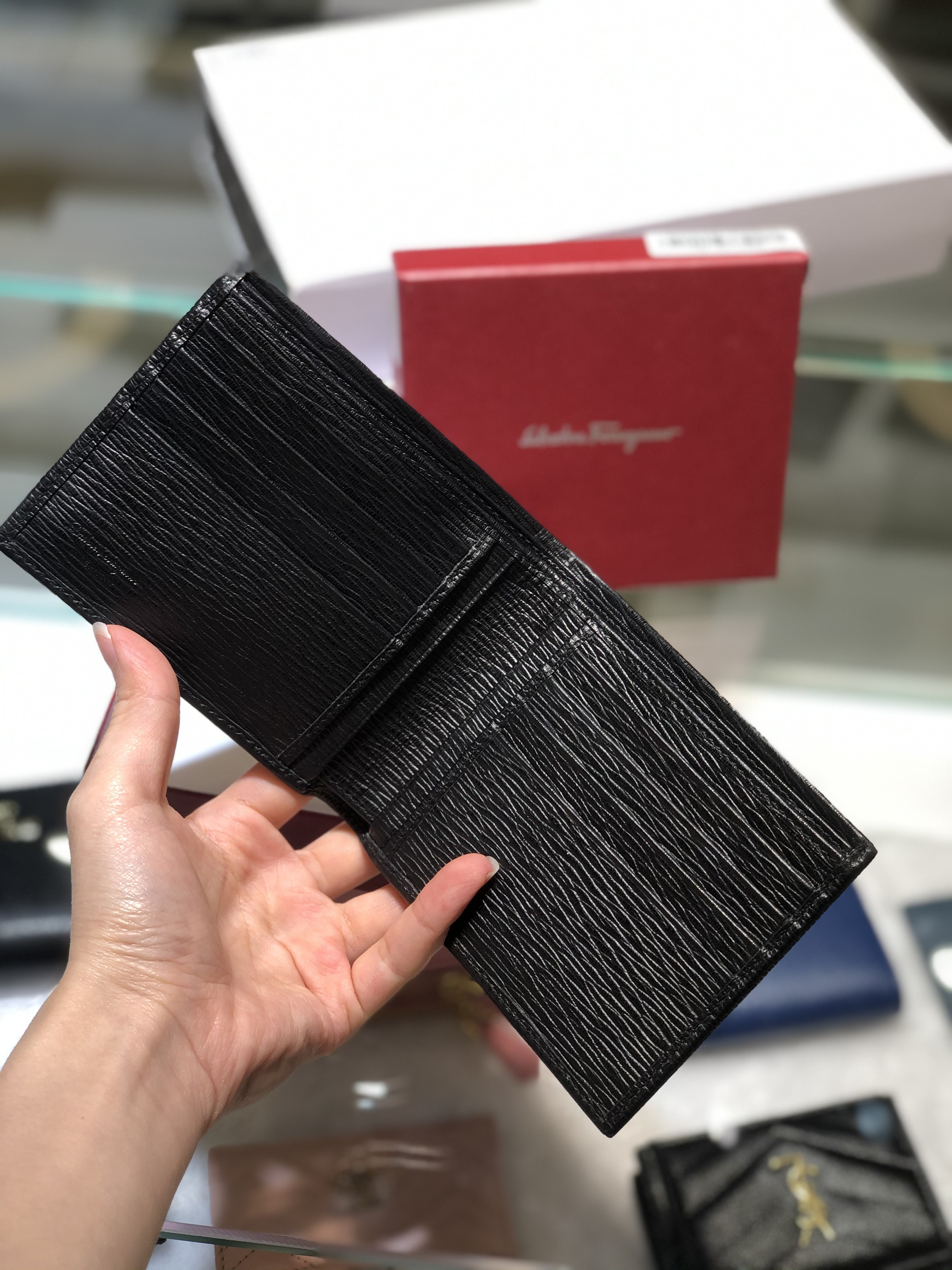 SALVATORE FERRAGAMO Men's Gancini Wallet
